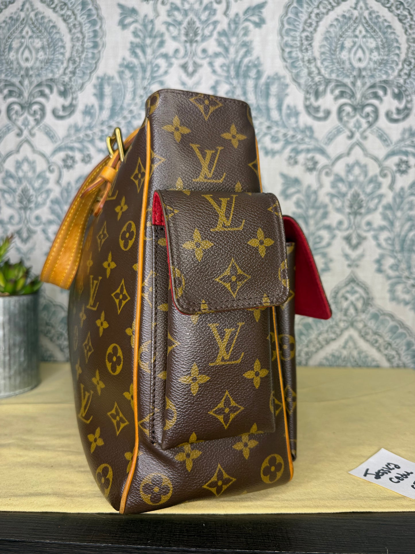 Louis Vuitton Multipli-Cite Shoulder Bag