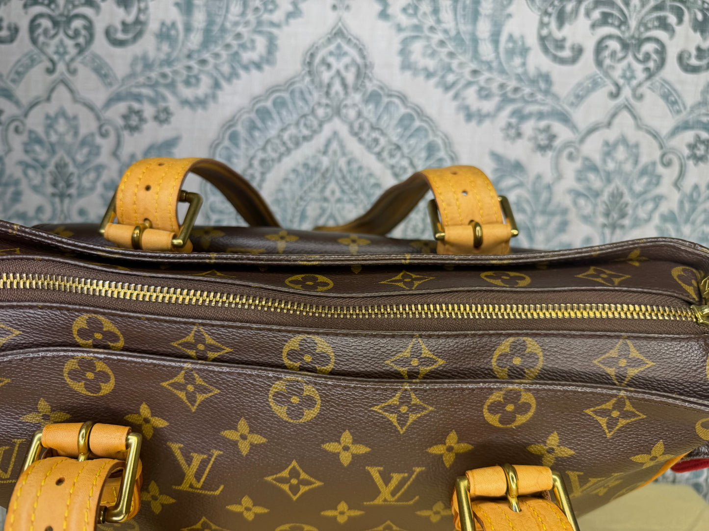 Louis Vuitton Multipli-Cite Shoulder Bag