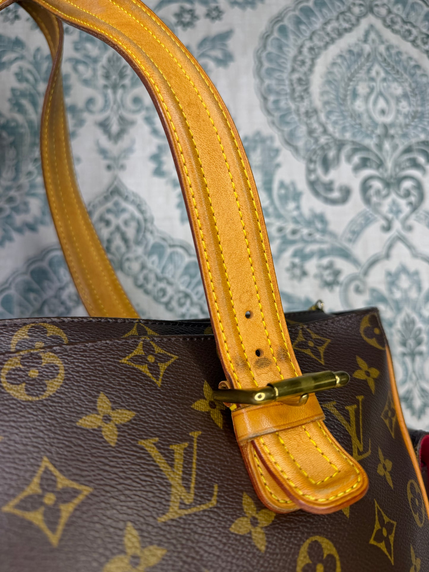 Louis Vuitton Multipli-Cite Shoulder Bag