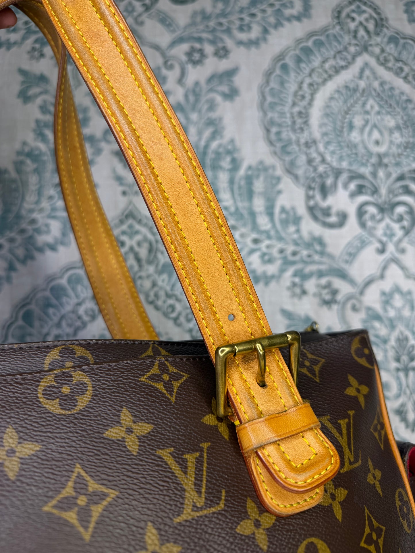 Louis Vuitton Multipli-Cite Shoulder Bag