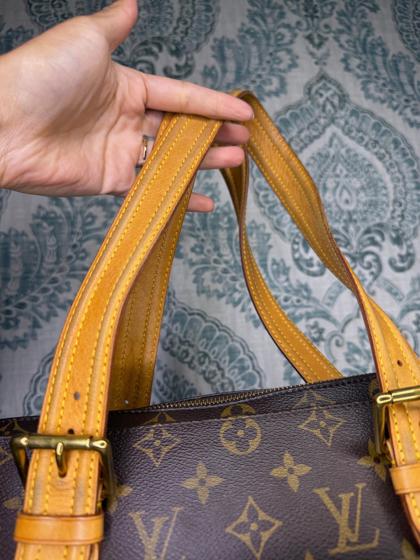 Louis Vuitton Multipli-Cite Shoulder Bag