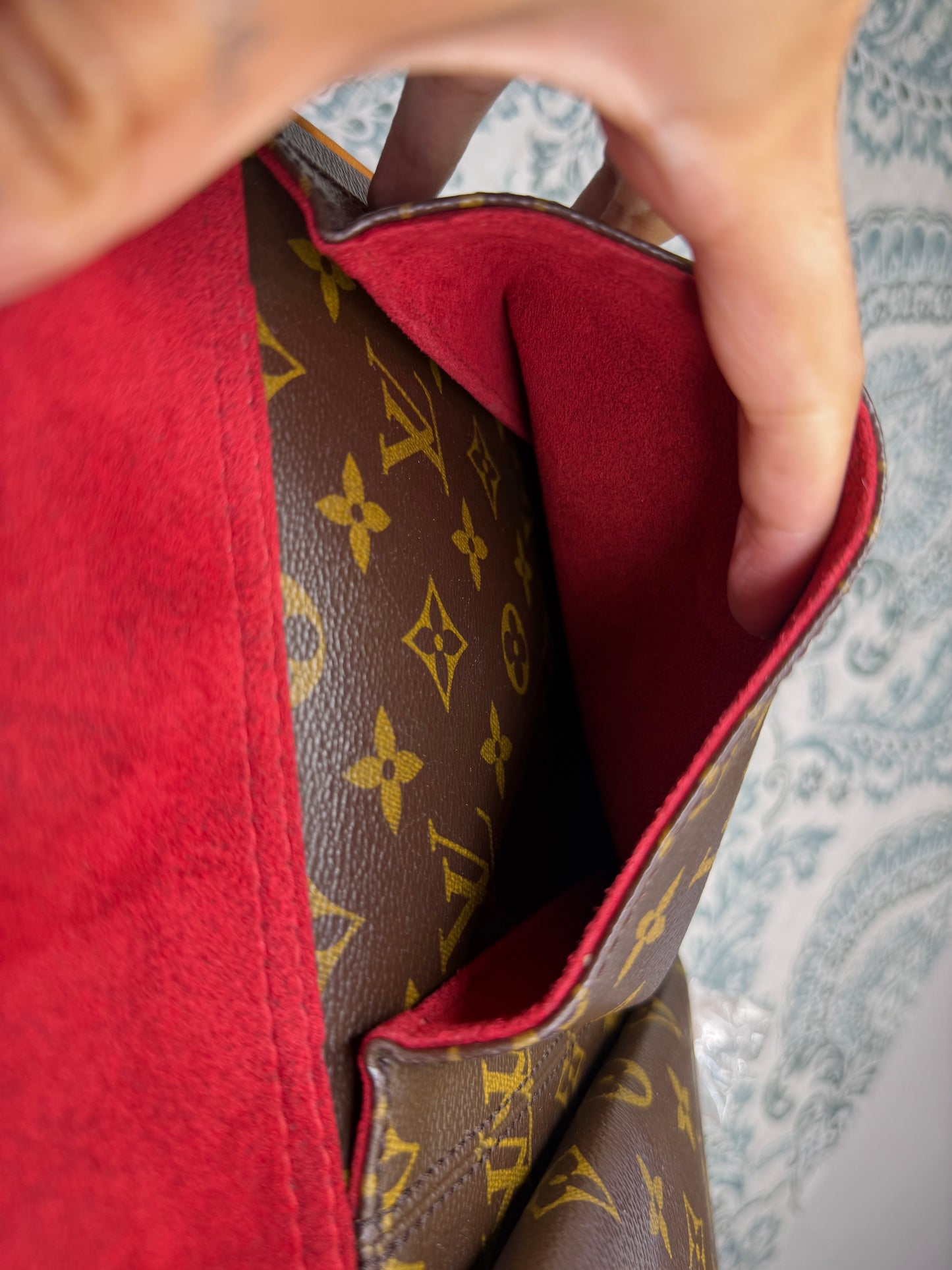 Louis Vuitton Multipli-Cite Shoulder Bag