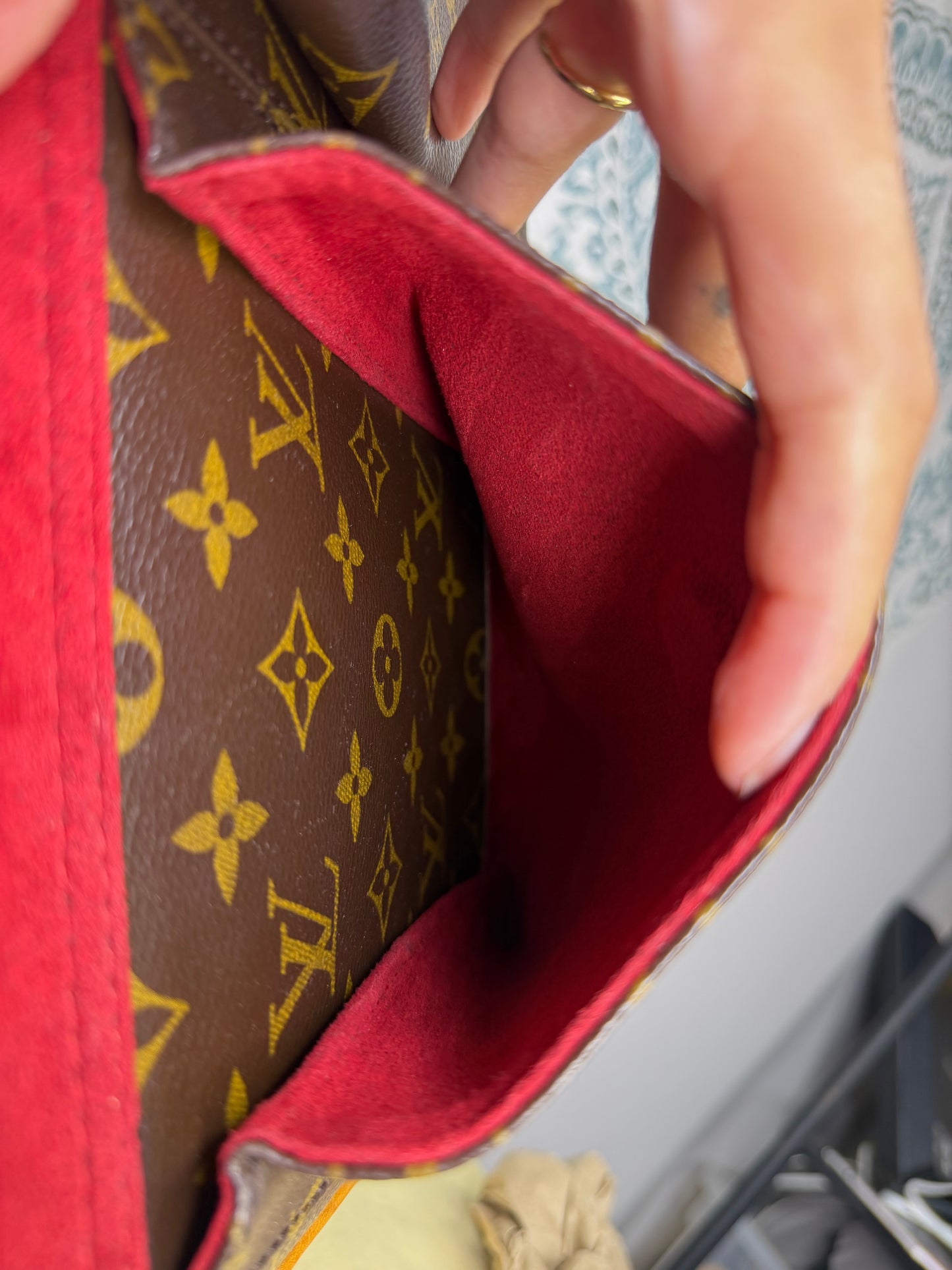 Louis Vuitton Multipli-Cite Shoulder Bag