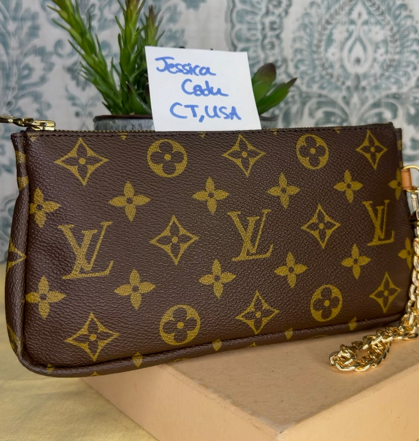 Louis Vuitton Sac Shopping Pouch