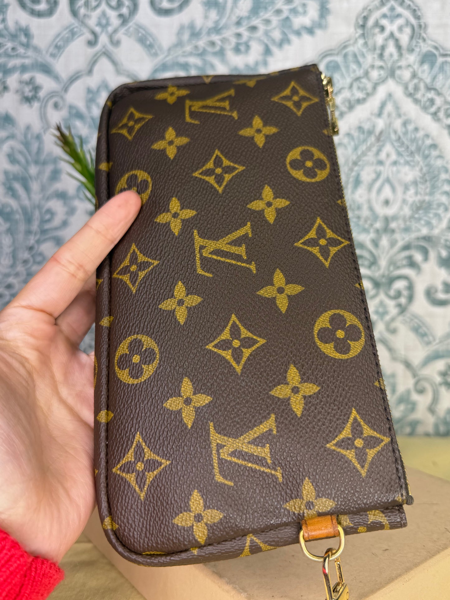 Louis Vuitton Sac Shopping Pouch