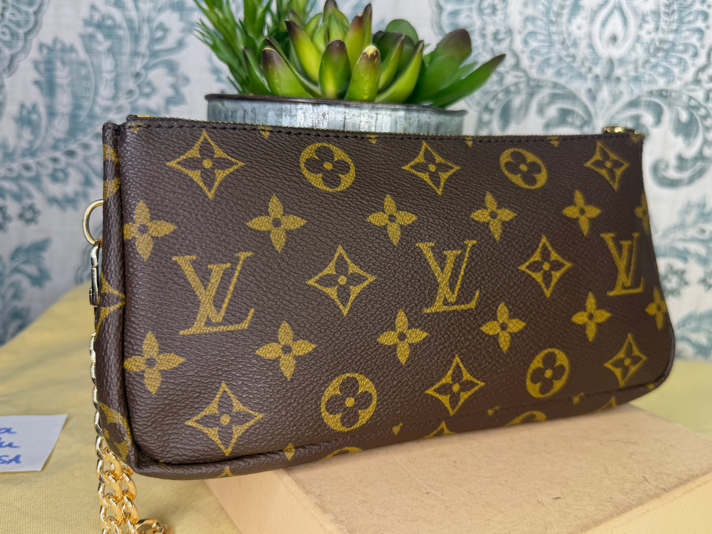 Louis Vuitton Sac Shopping Pouch