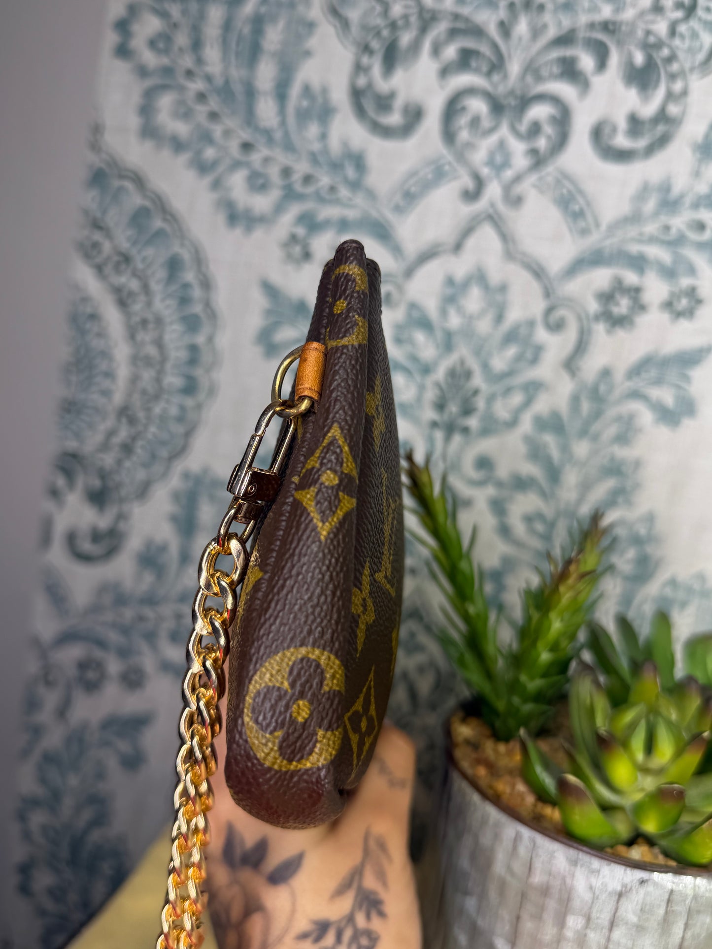 Louis Vuitton Sac Shopping Pouch