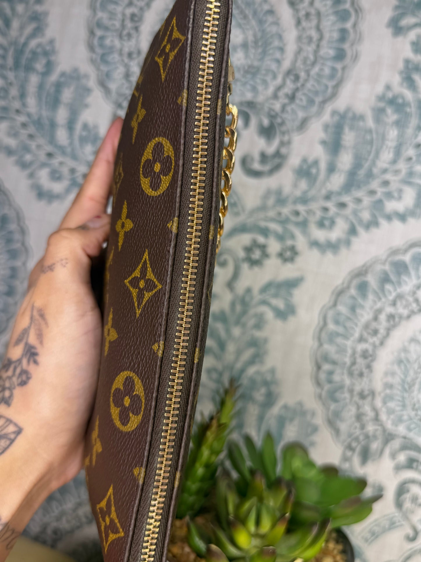 Louis Vuitton Sac Shopping Pouch