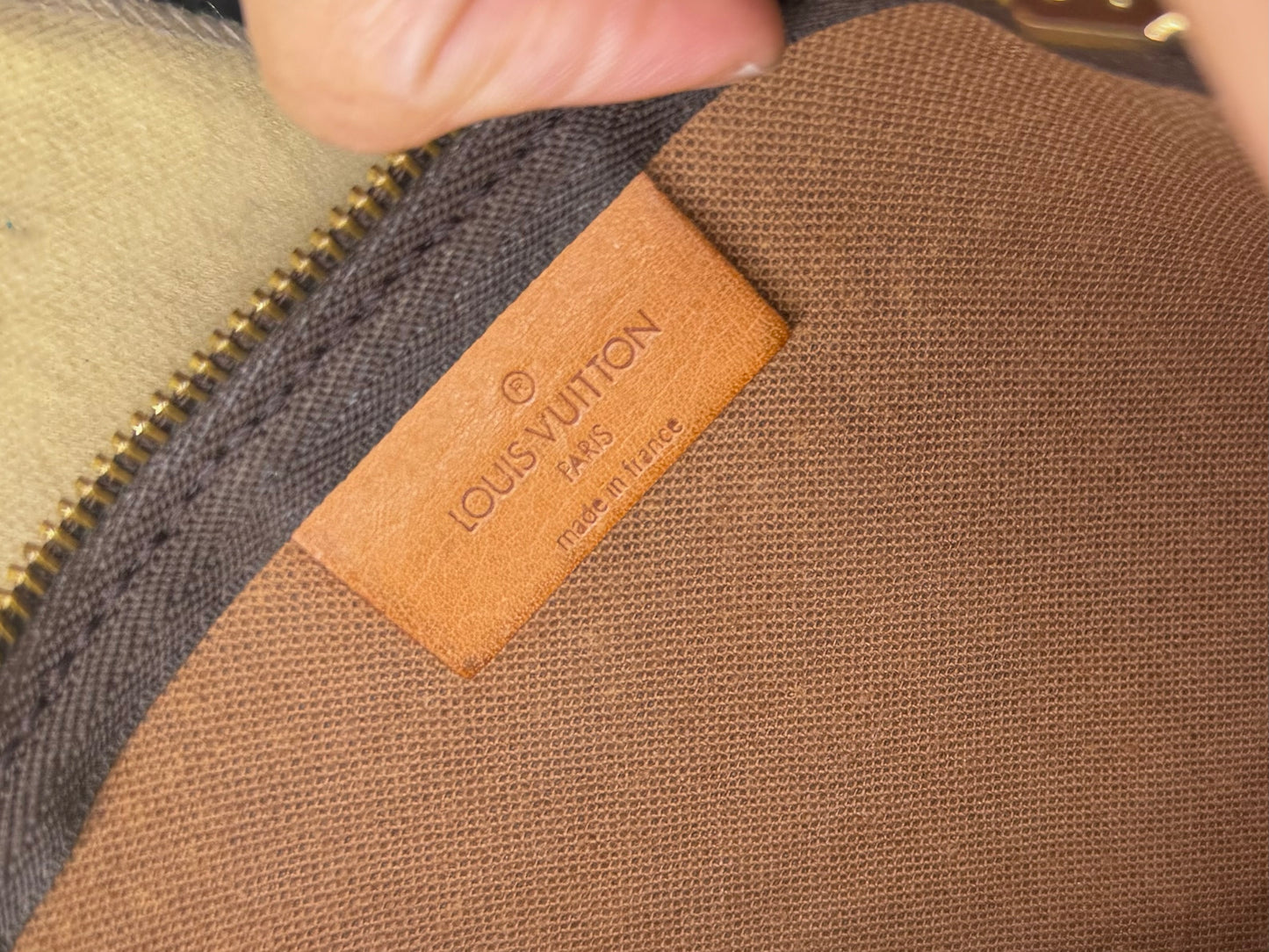 Louis Vuitton Sac Shopping Pouch