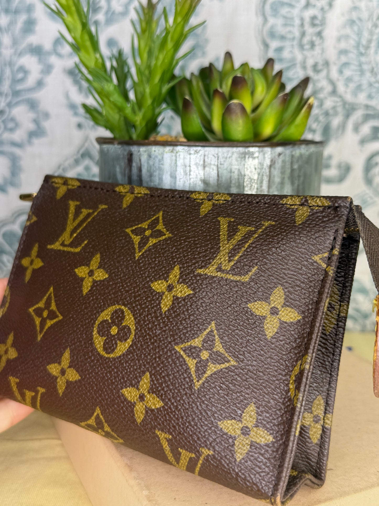 Louis Vuitton Toiletry 15