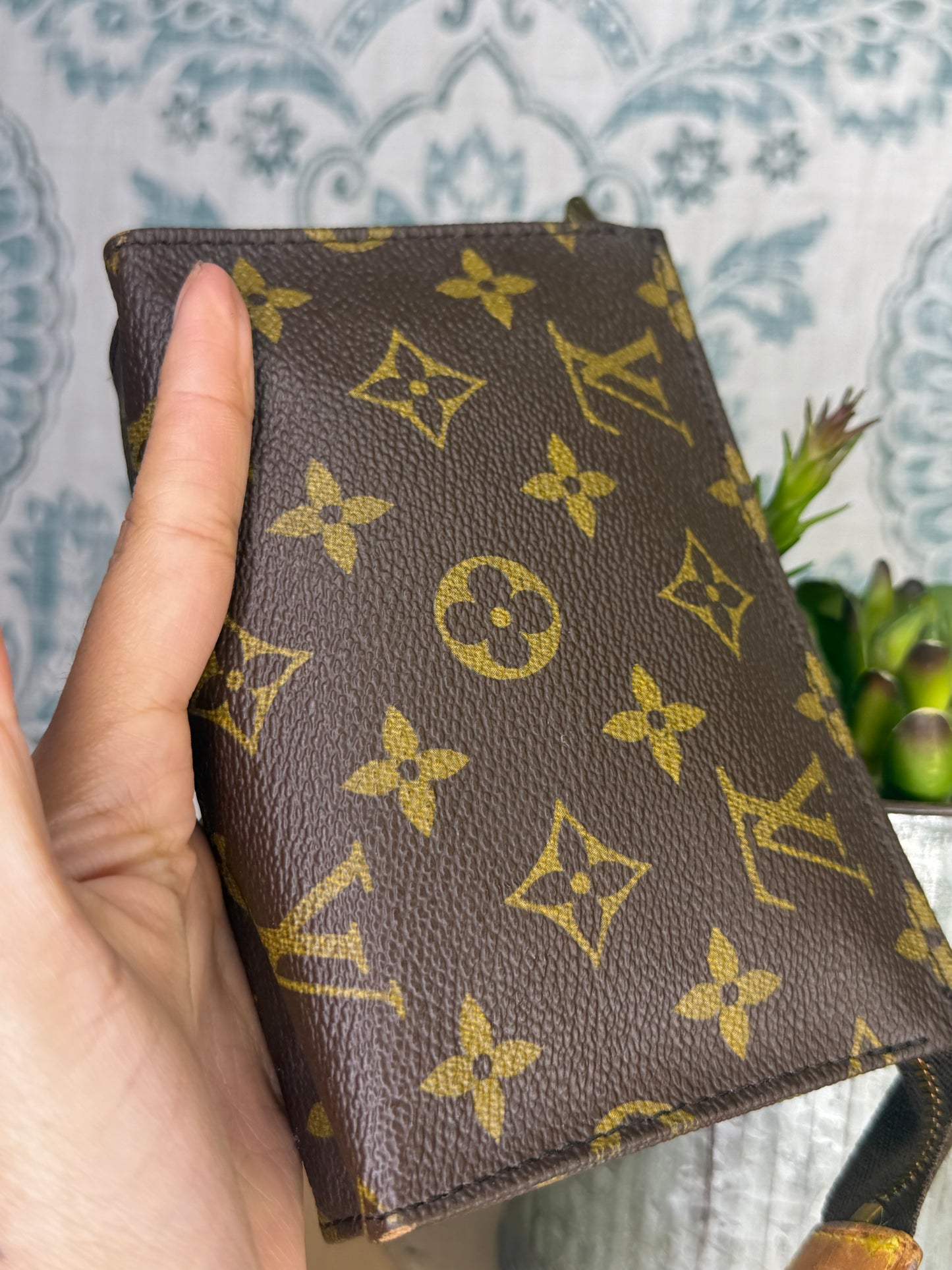 Louis Vuitton Toiletry 15