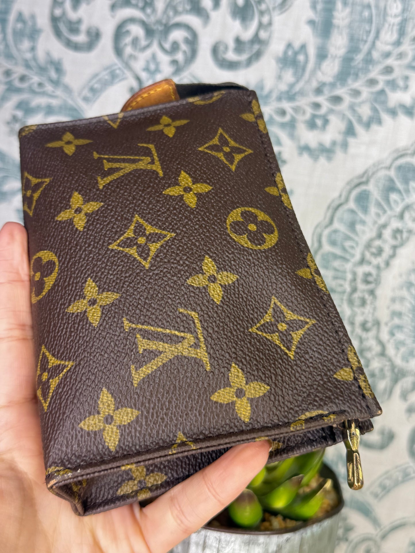 Louis Vuitton Toiletry 15