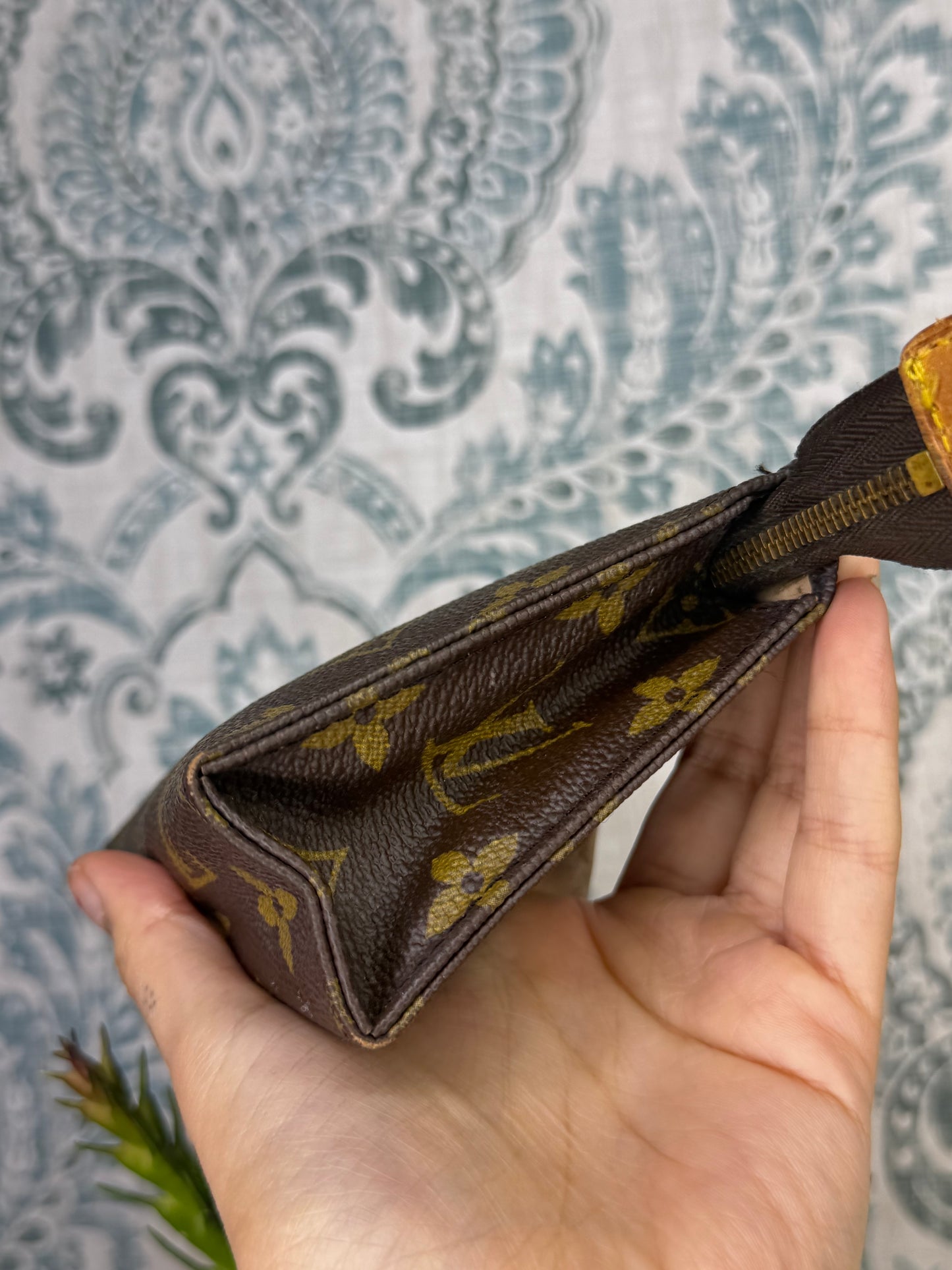 Louis Vuitton Toiletry 15