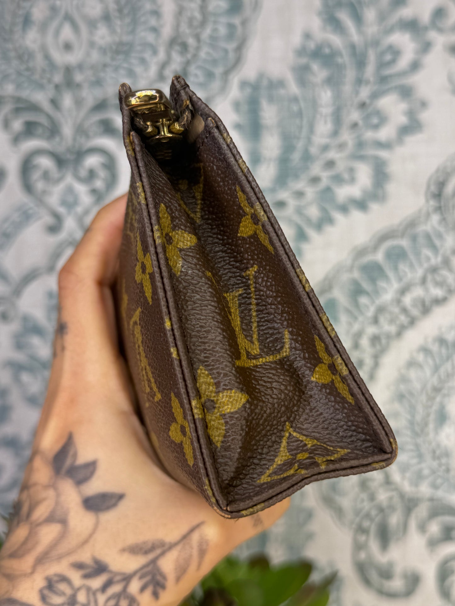 Louis Vuitton Toiletry 15