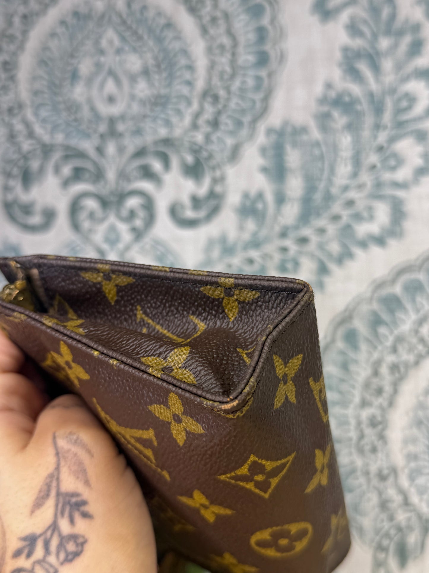 Louis Vuitton Toiletry 15