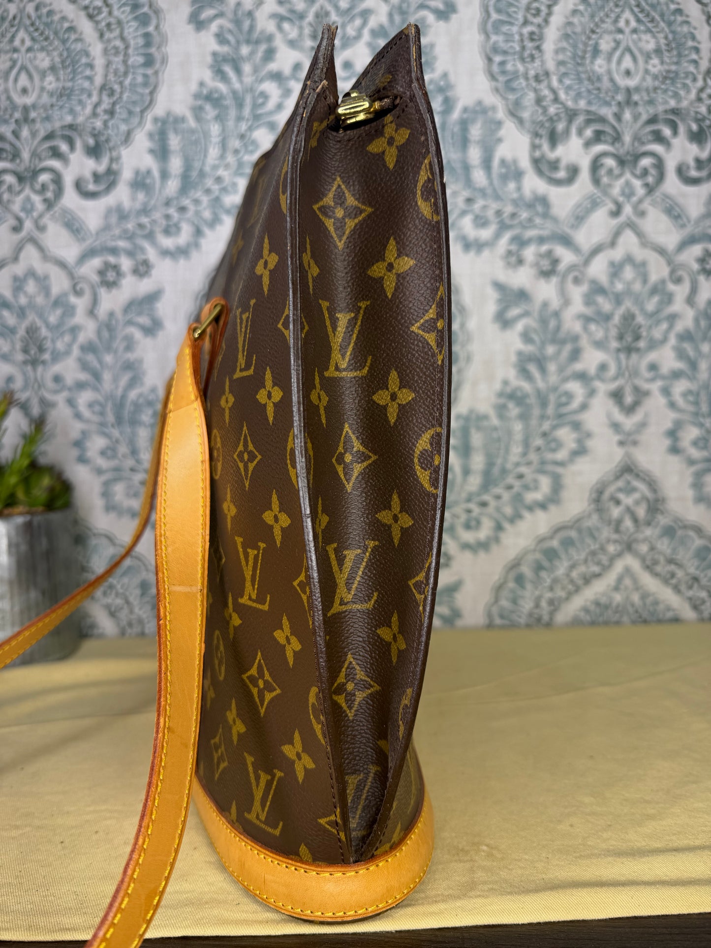 Louis Vuitton Babylone Shoulder Bag