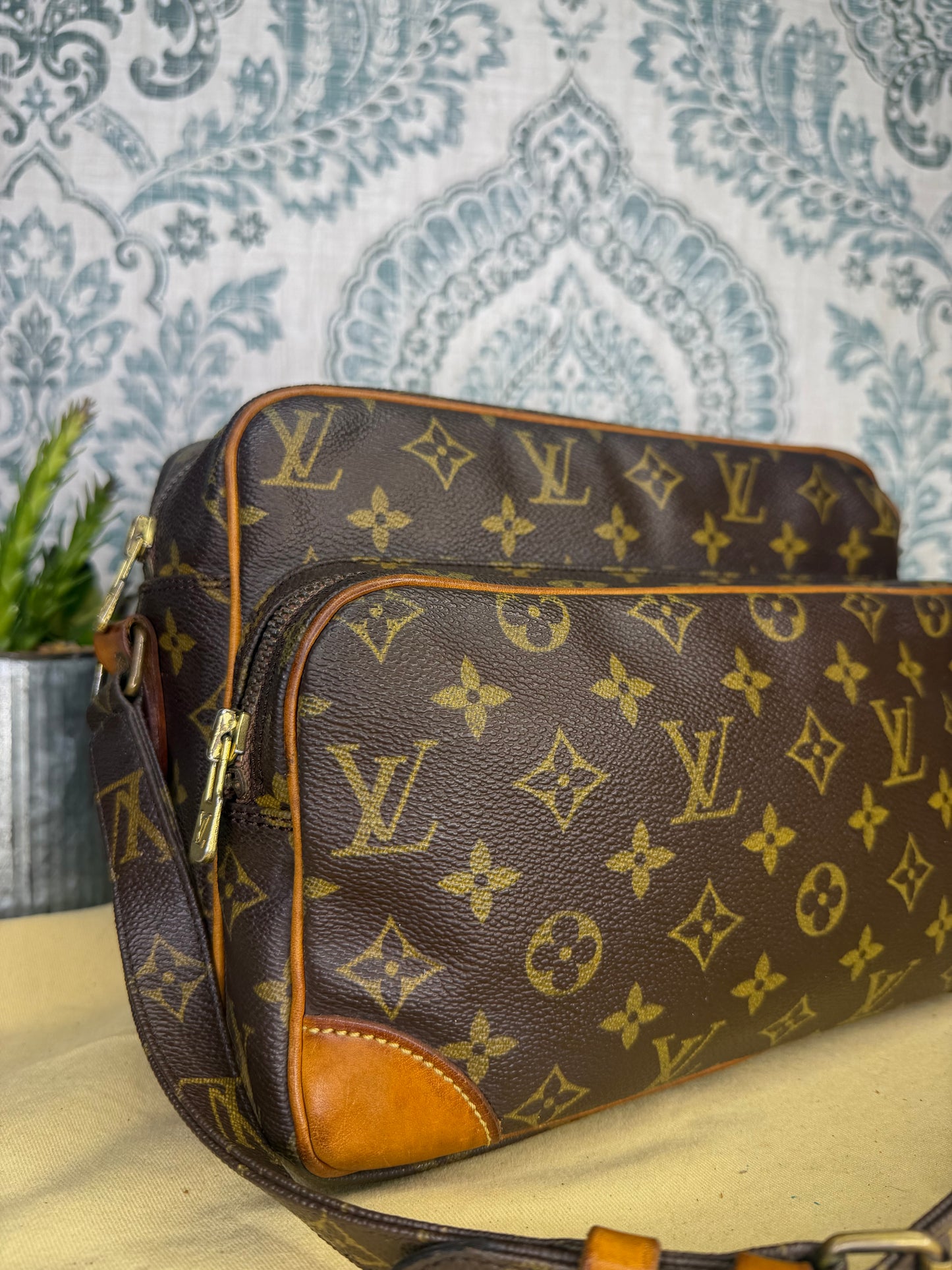 Louis Vuitton Nile PM