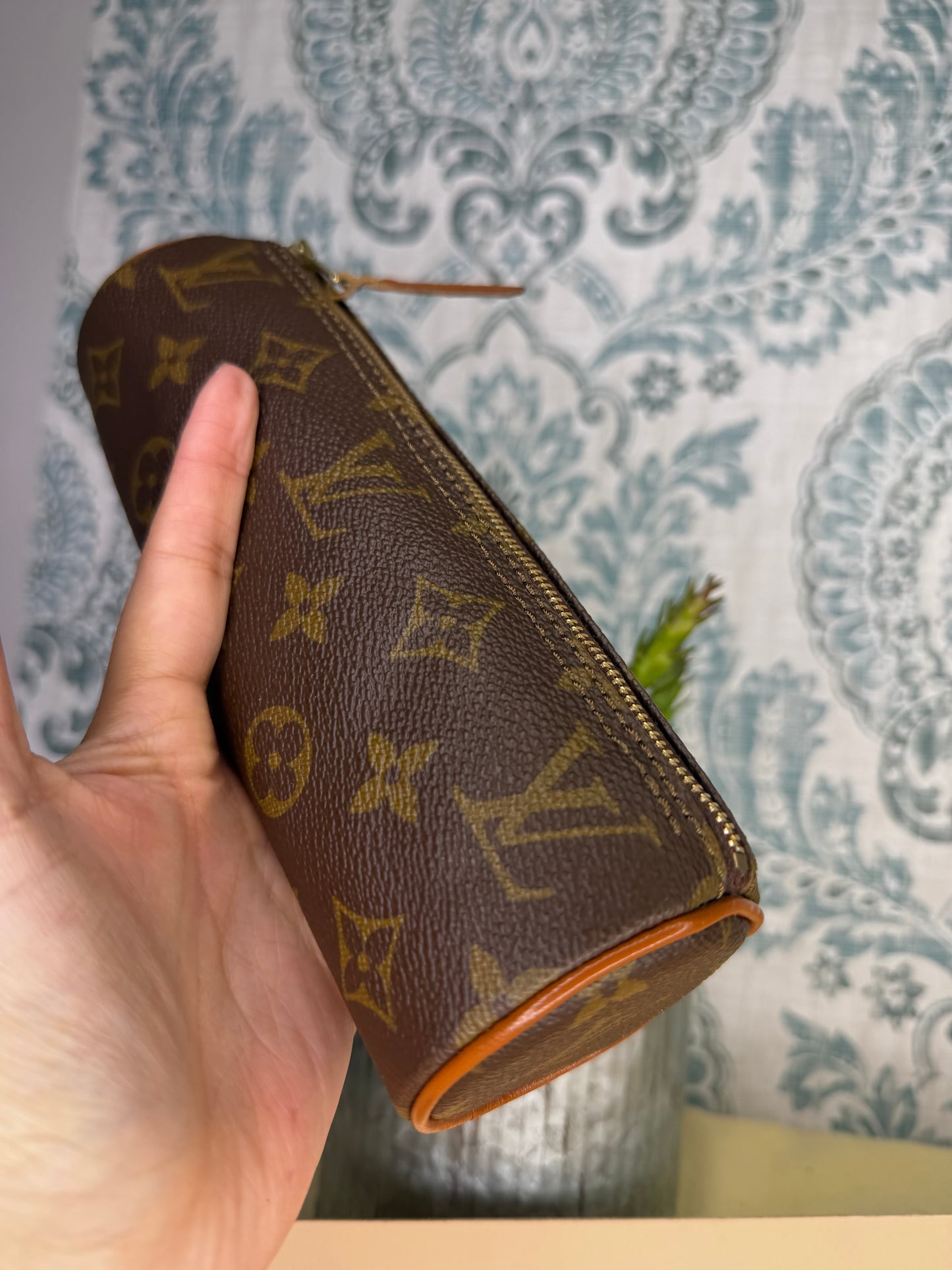 Louis Vuitton Trousse Ronde Pouch