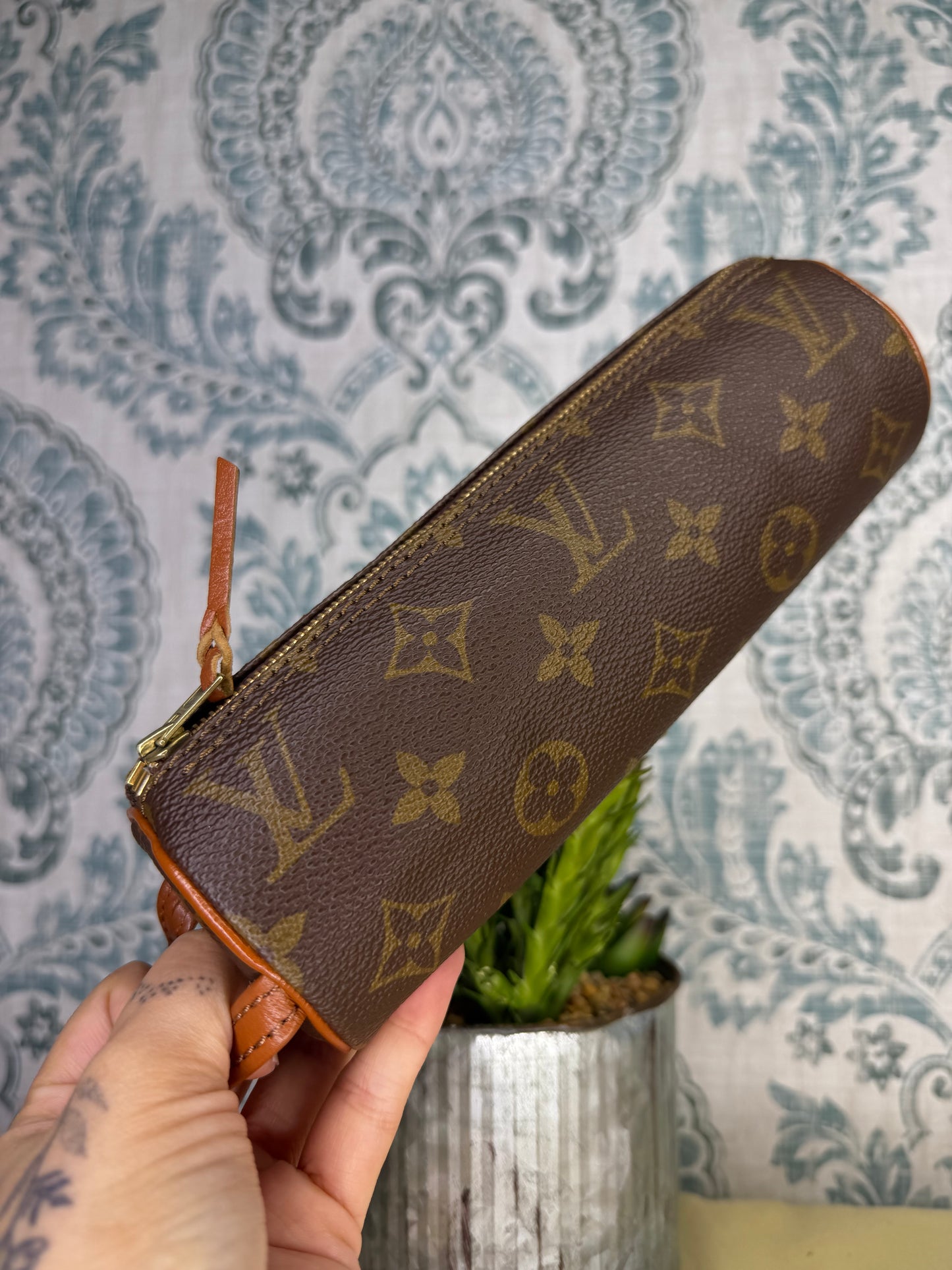 Louis Vuitton Trousse Ronde Pouch