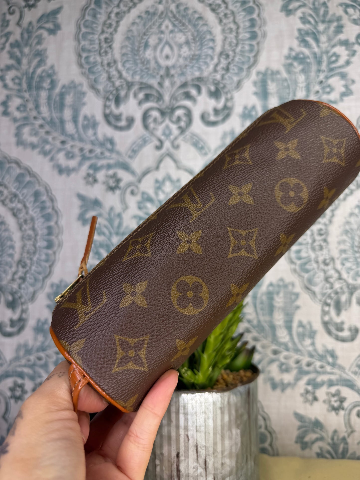 Louis Vuitton Trousse Ronde Pouch