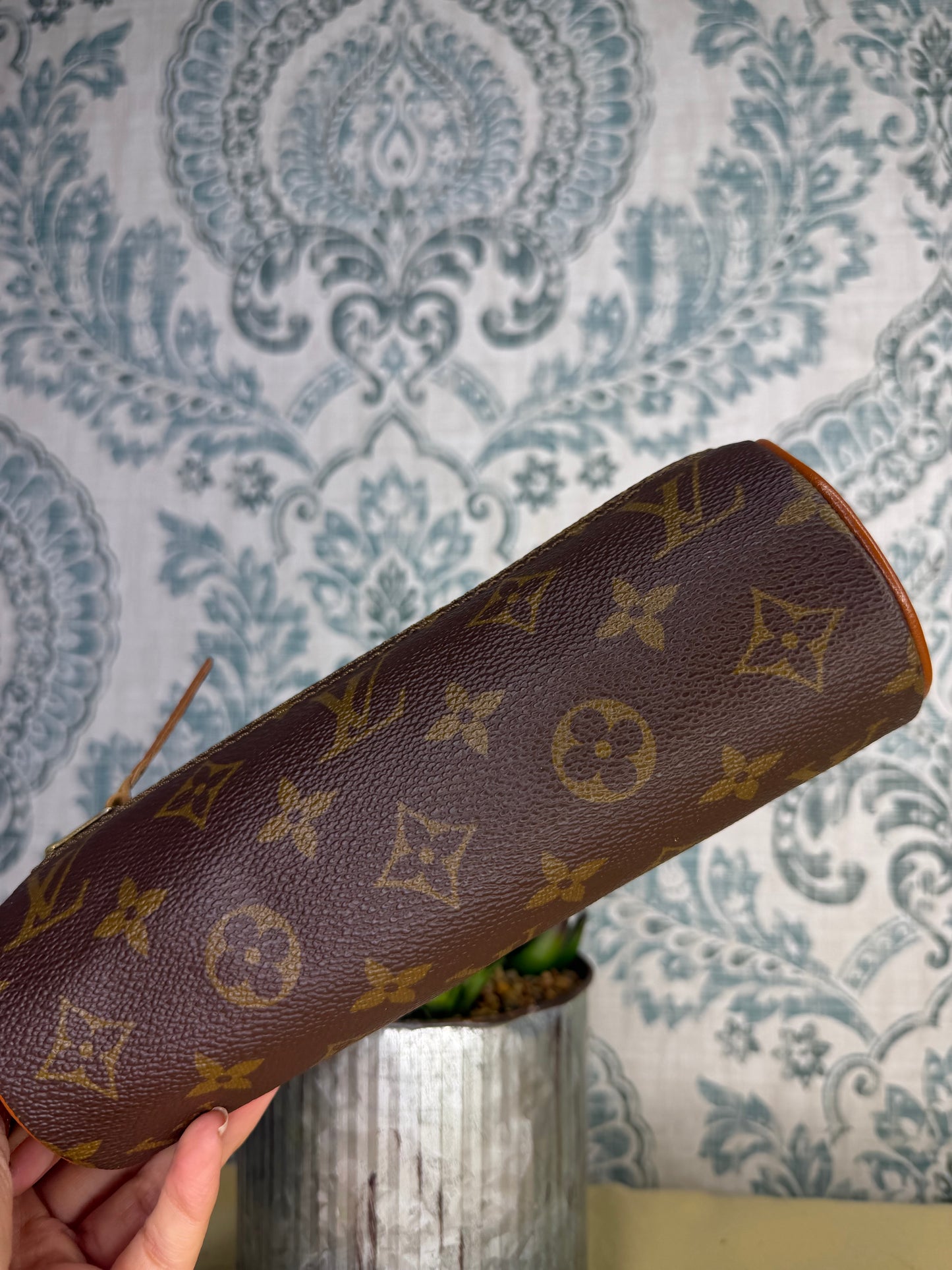 Louis Vuitton Trousse Ronde Pouch
