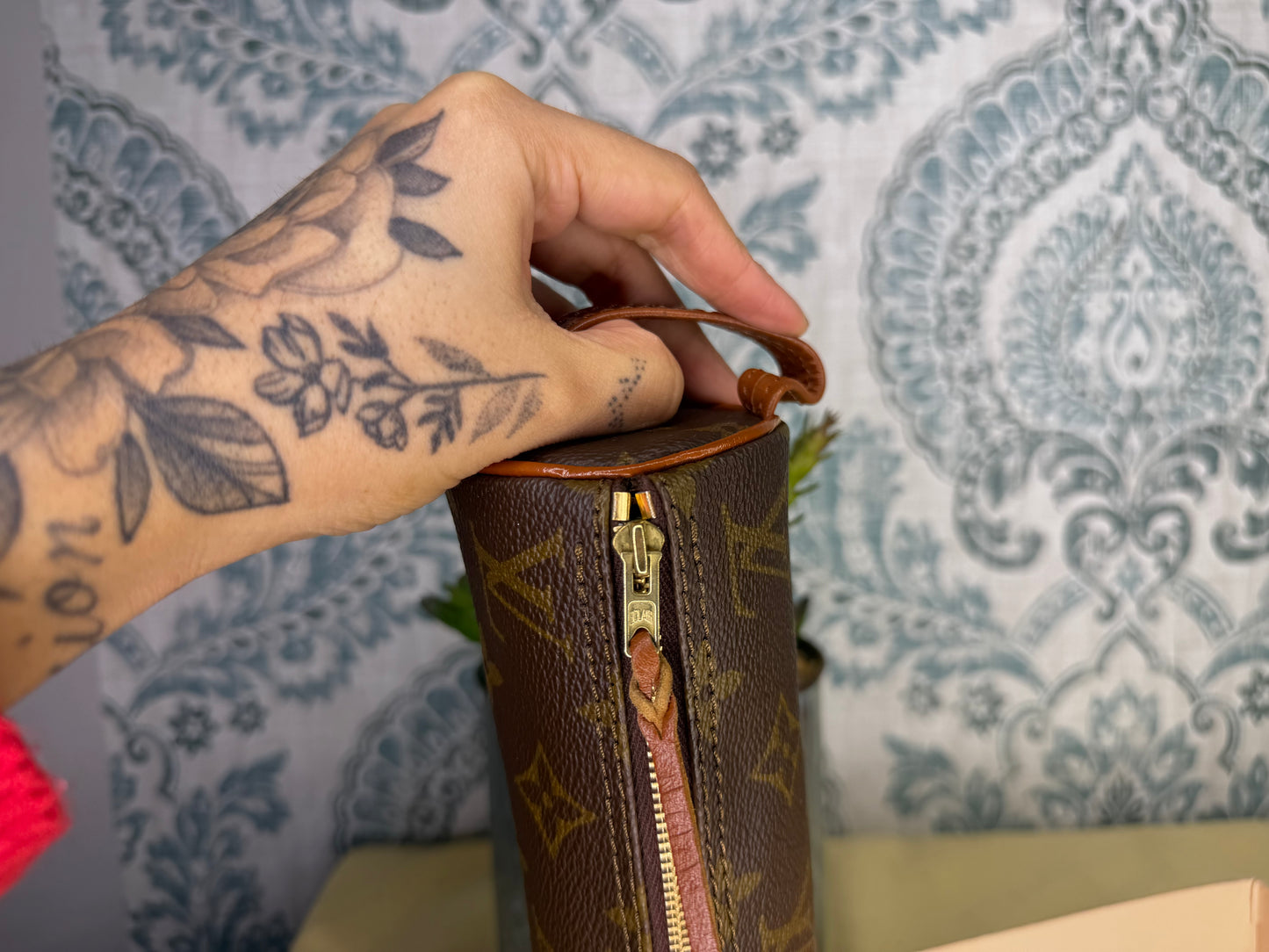 Louis Vuitton Trousse Ronde Pouch
