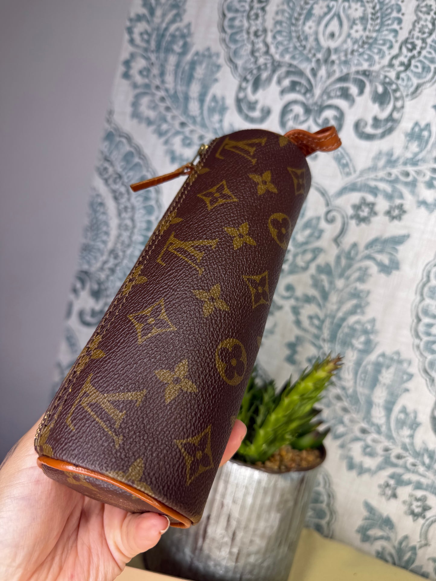 Louis Vuitton Trousse Ronde Pouch