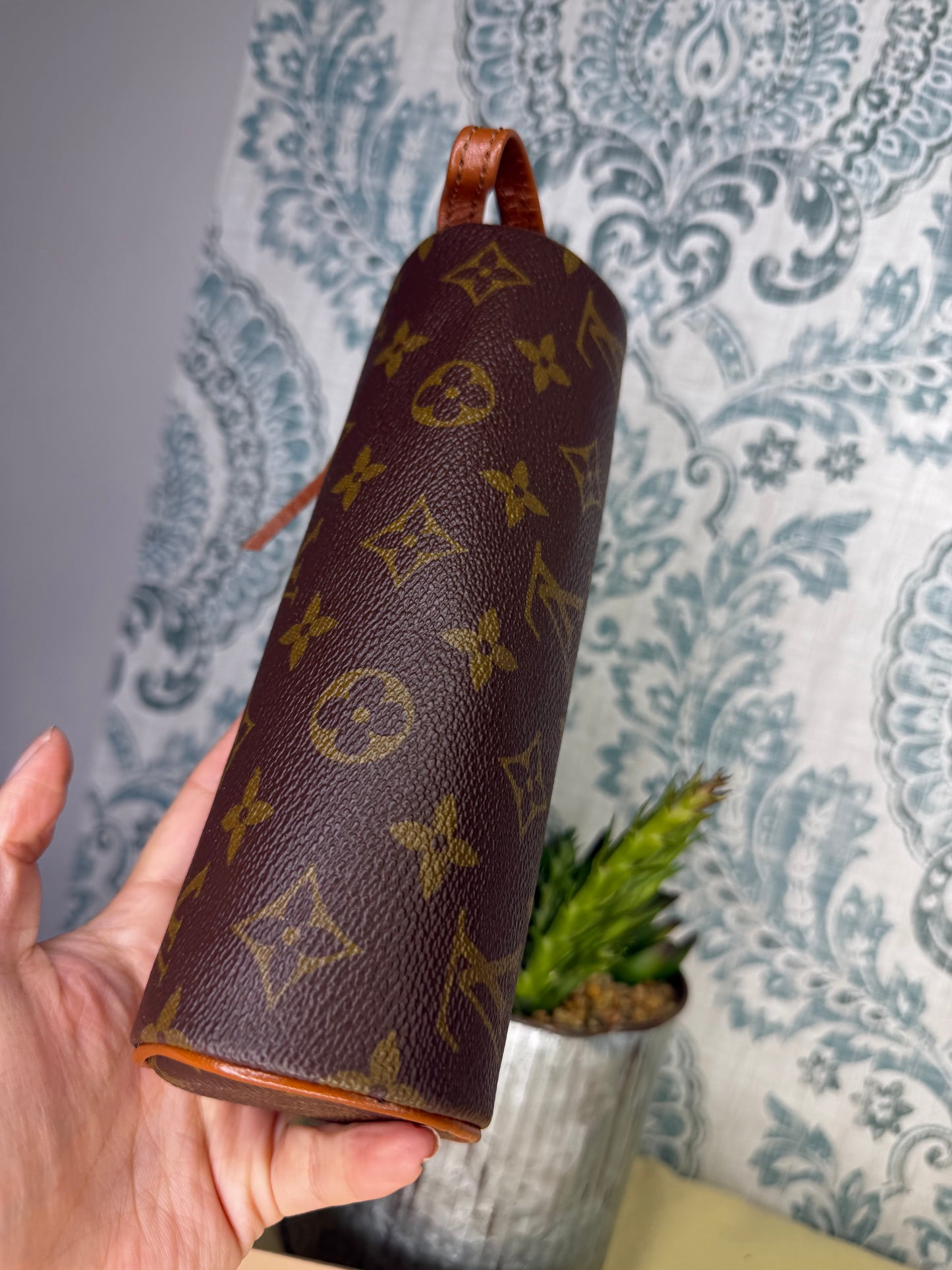 Louis Vuitton Trousse Ronde Pouch