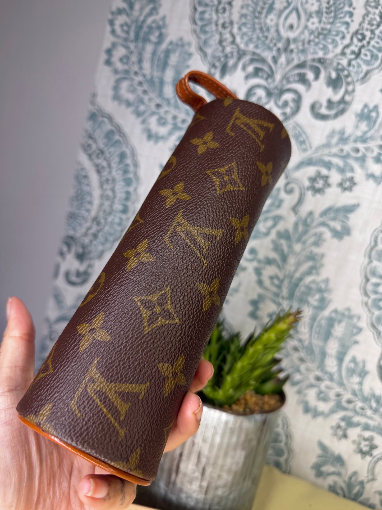 Louis Vuitton Trousse Ronde Pouch