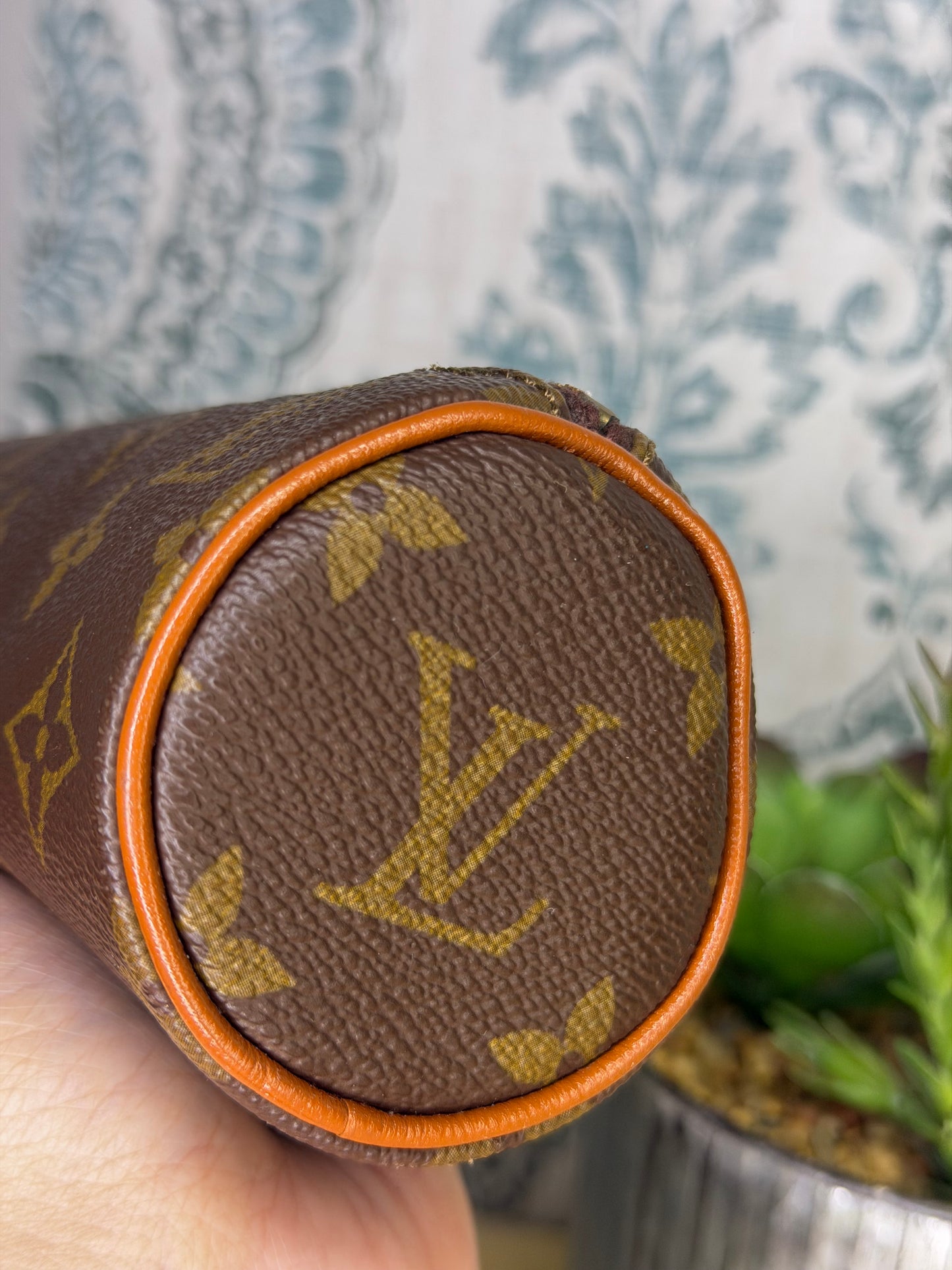 Louis Vuitton Trousse Ronde Pouch