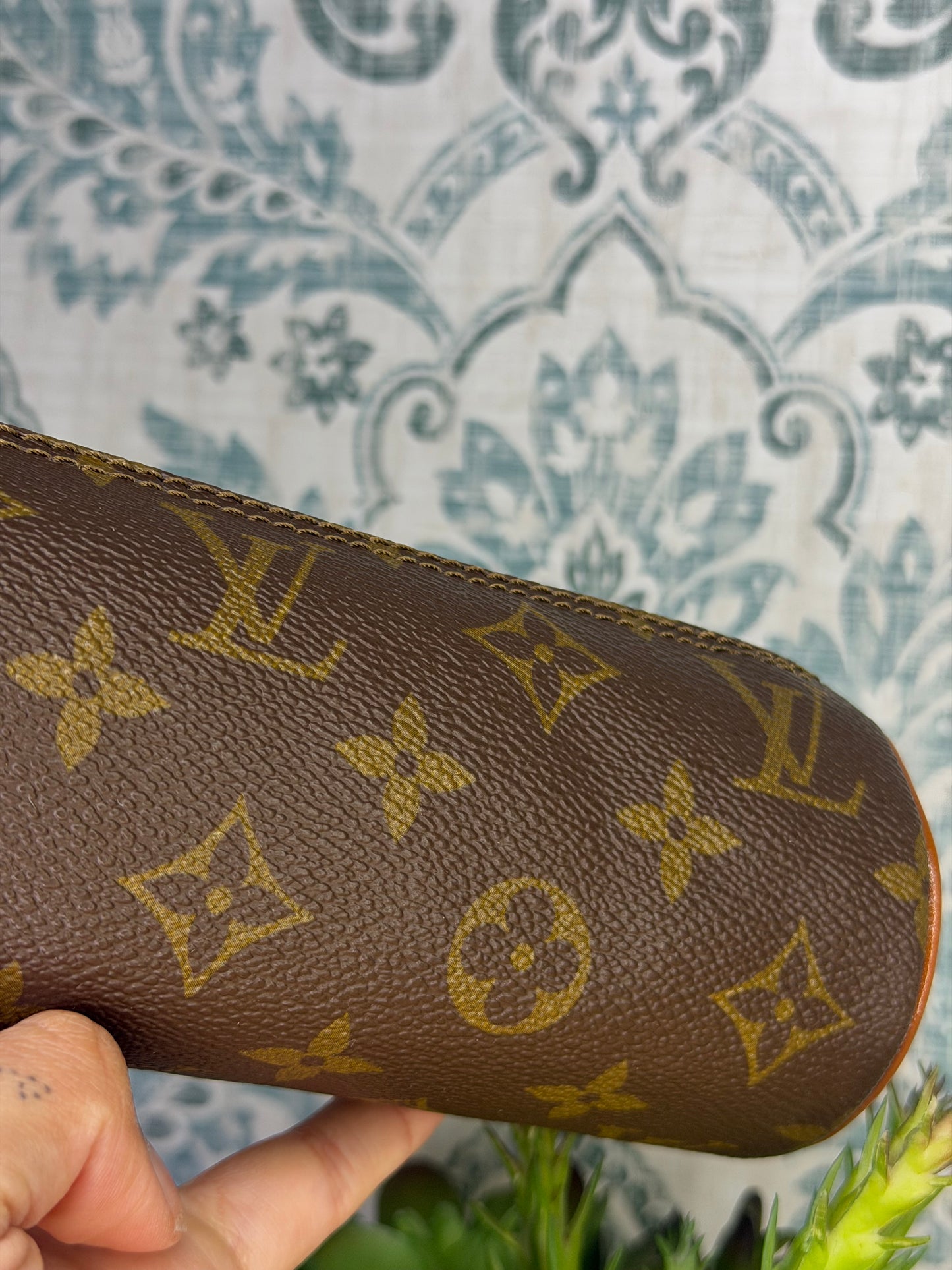 Louis Vuitton Trousse Ronde Pouch