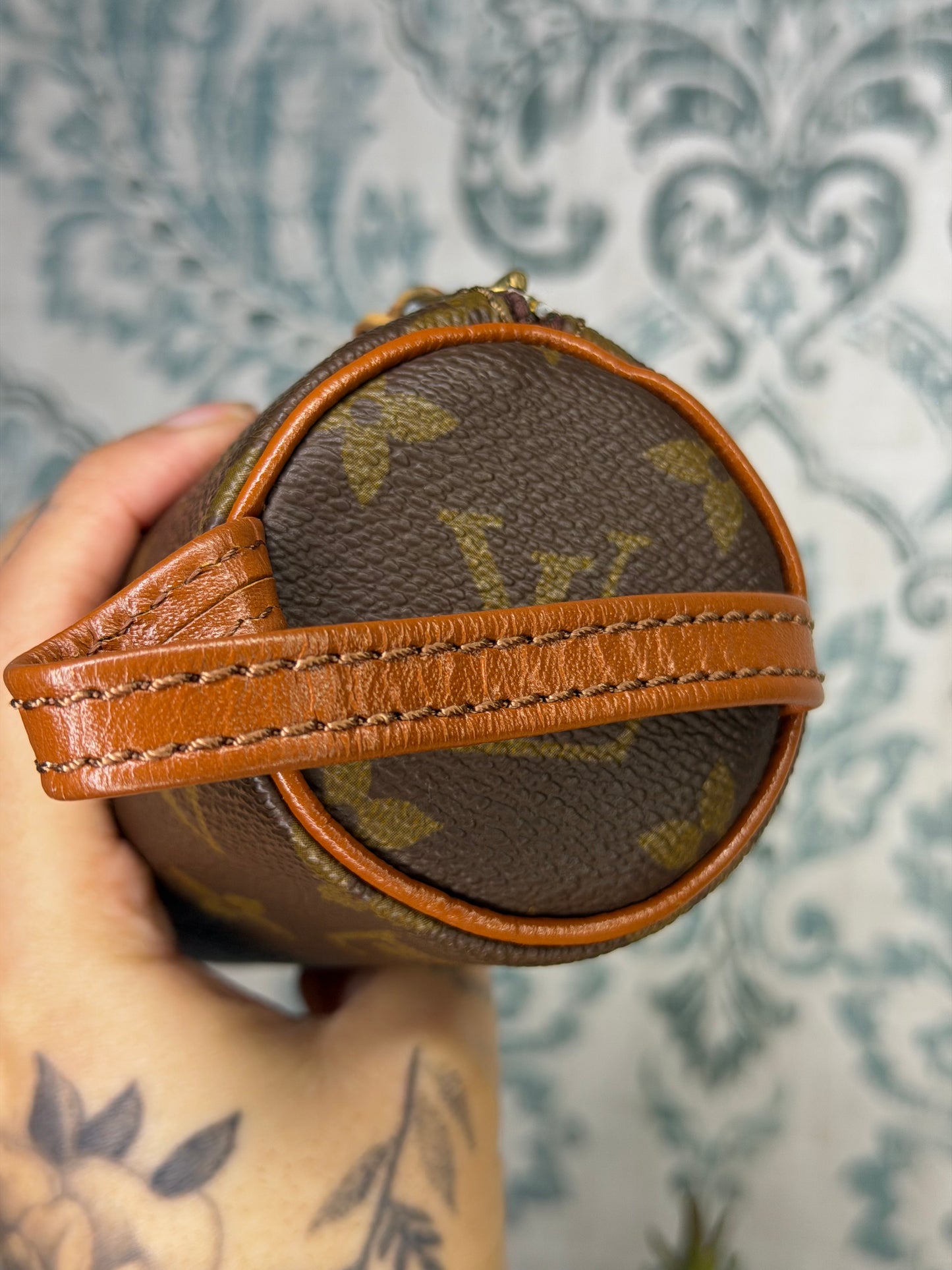 Louis Vuitton Trousse Ronde Pouch