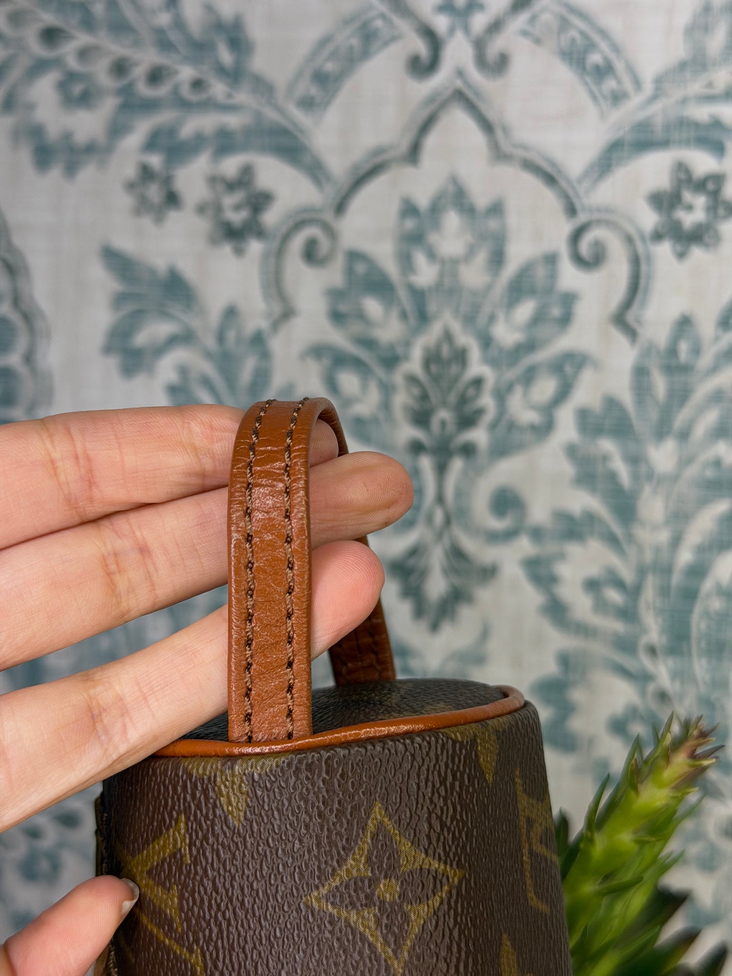 Louis Vuitton Trousse Ronde Pouch