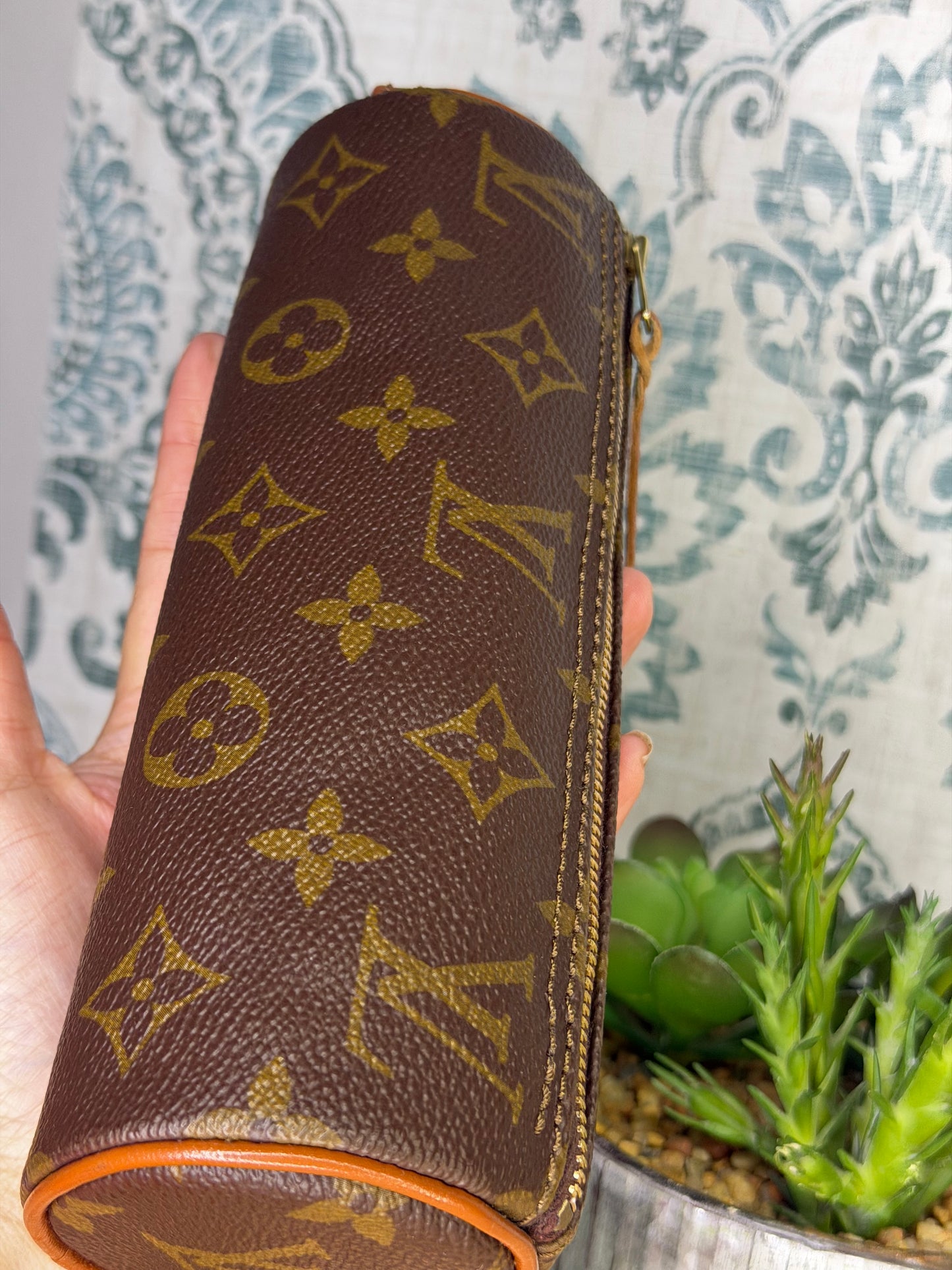 Louis Vuitton Trousse Ronde Pouch