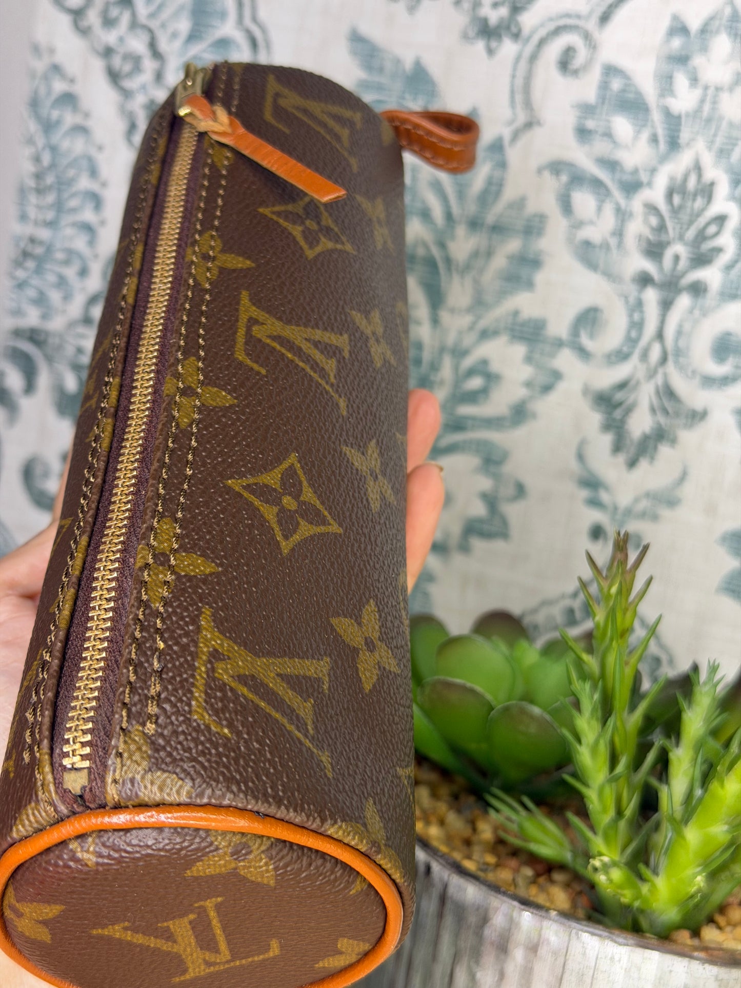 Louis Vuitton Trousse Ronde Pouch