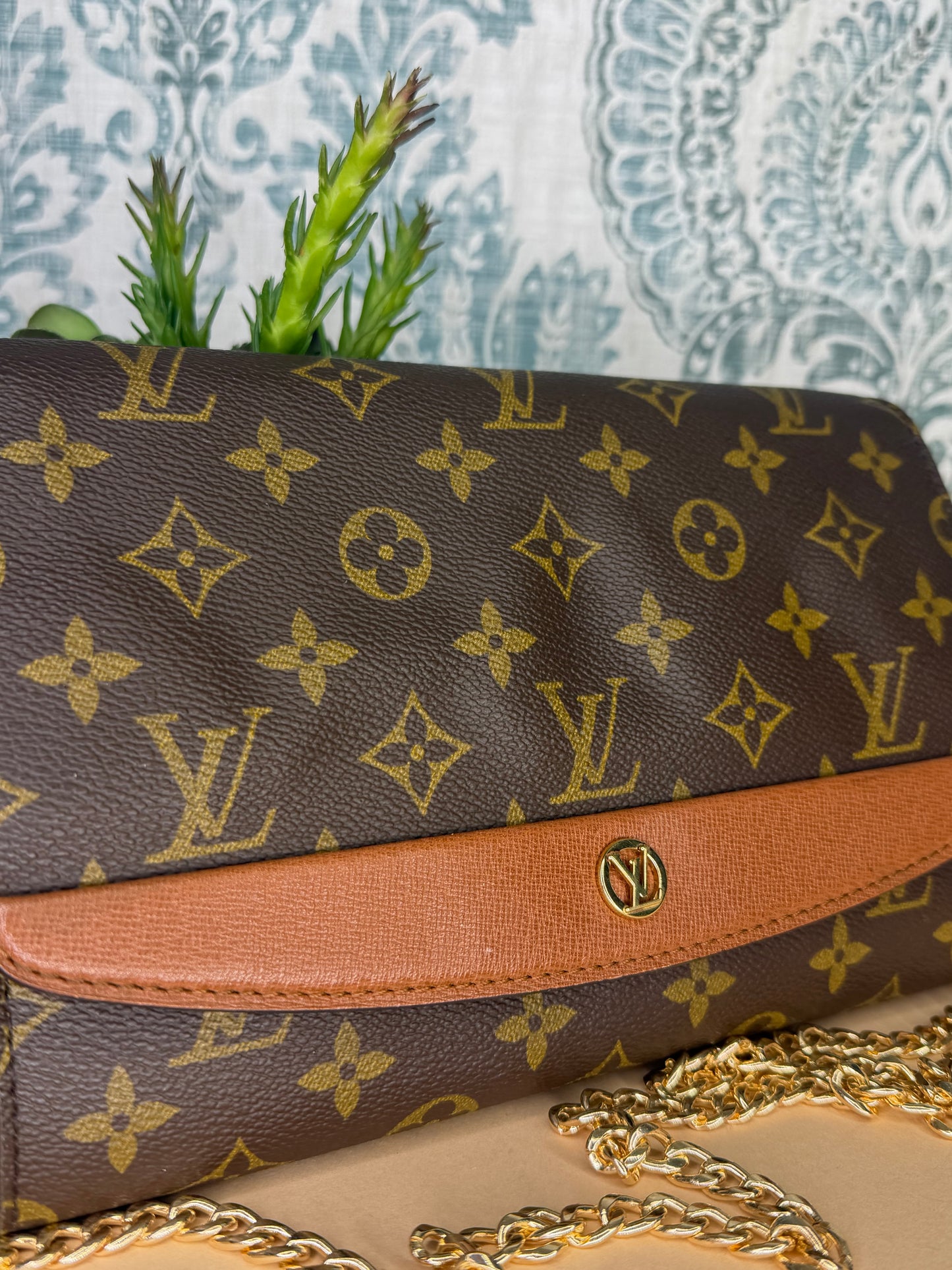 Louis Vuitton Pochette Bordeaux