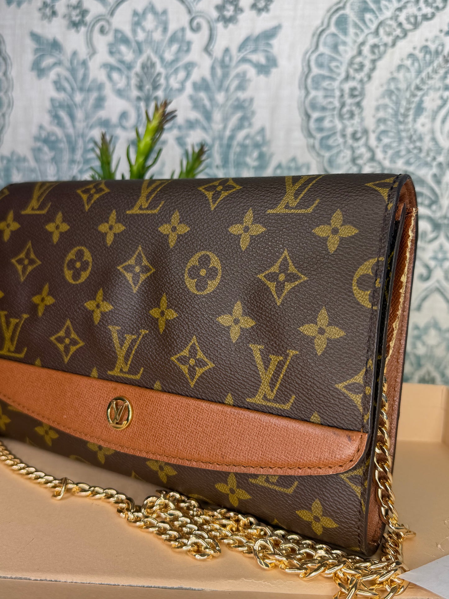 Louis Vuitton Pochette Bordeaux