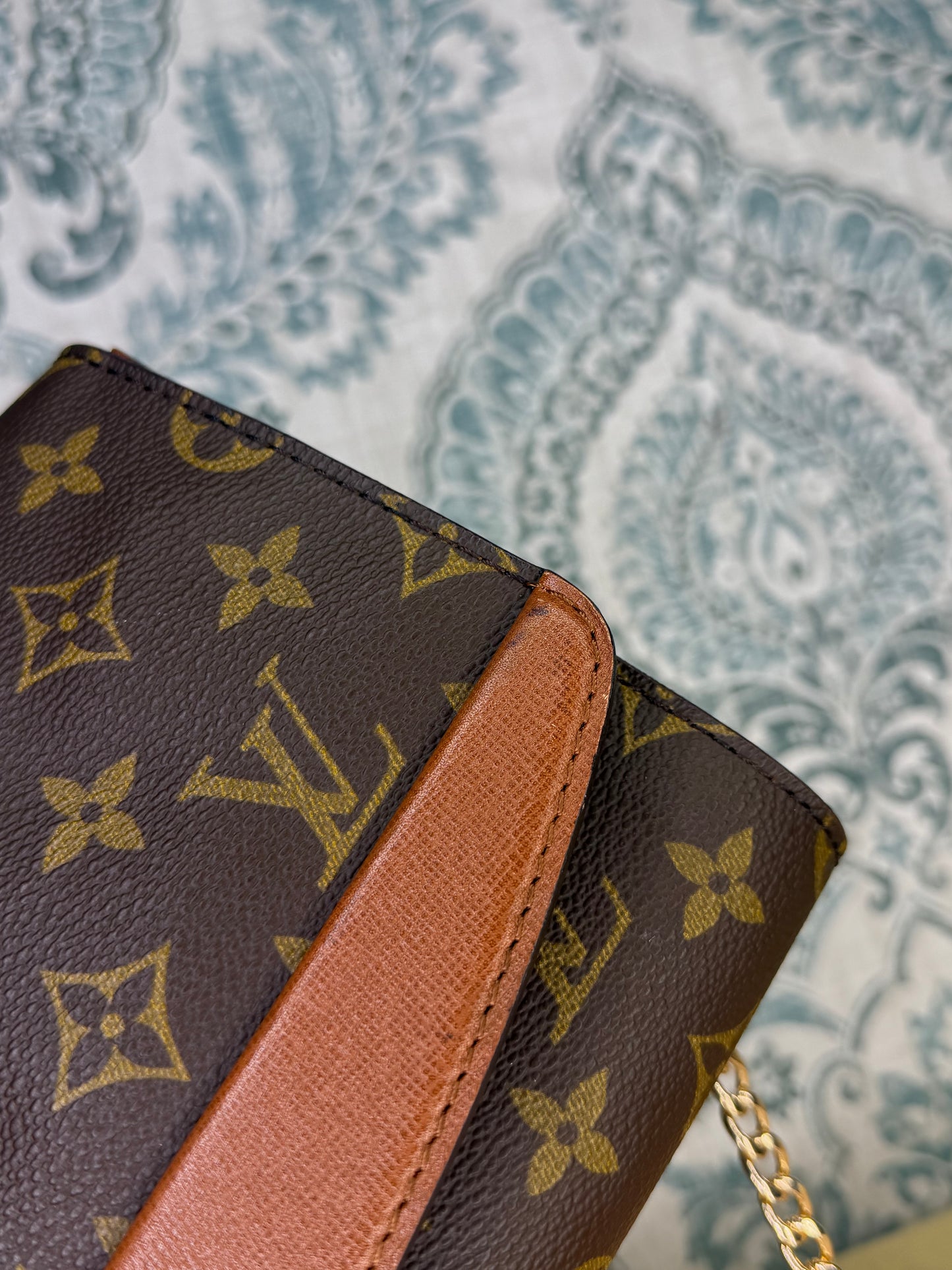 Louis Vuitton Pochette Bordeaux