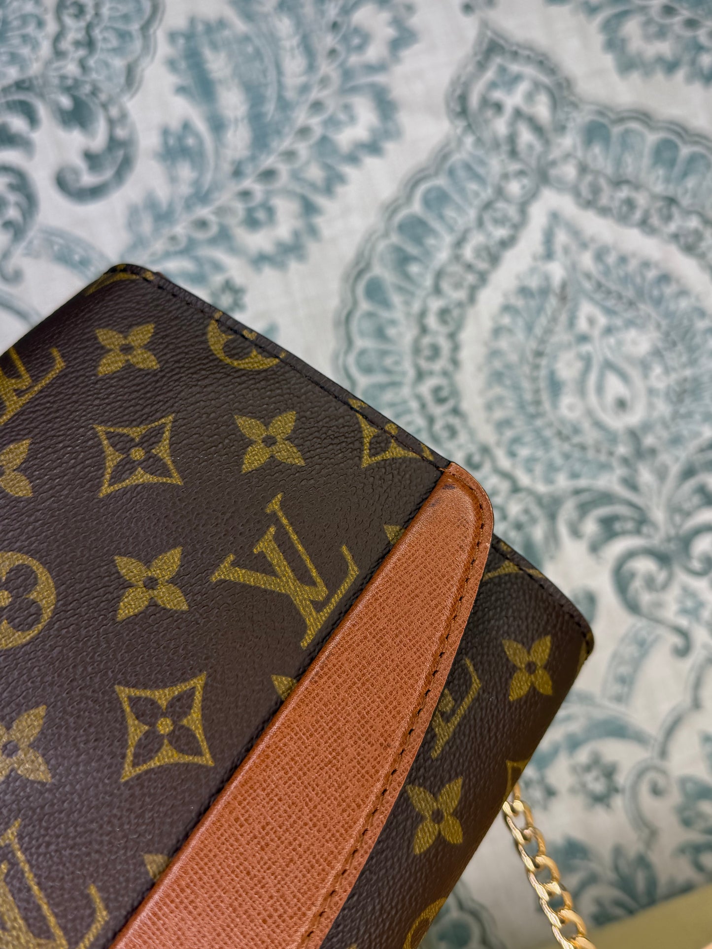 Louis Vuitton Pochette Bordeaux