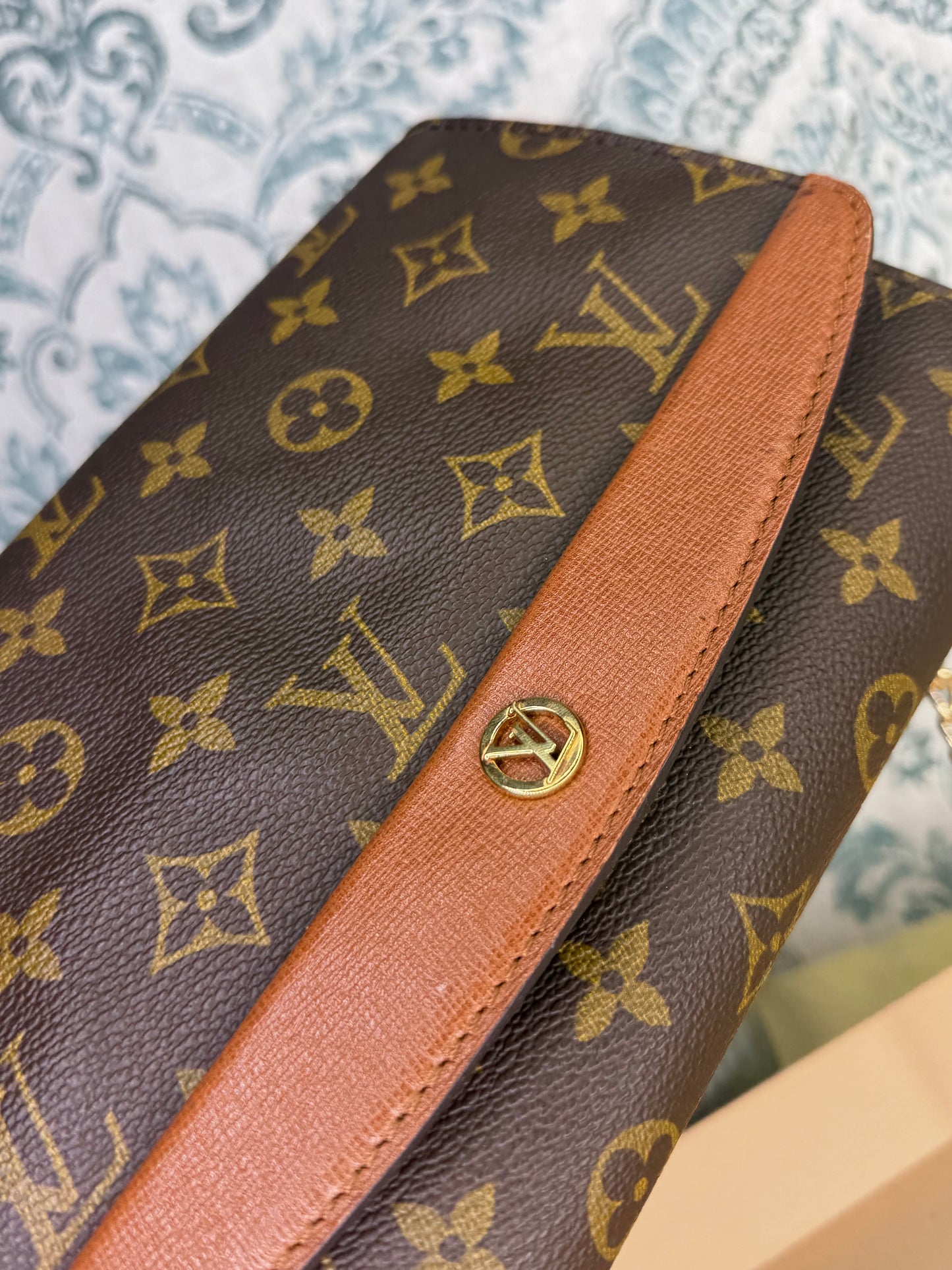 Louis Vuitton Pochette Bordeaux