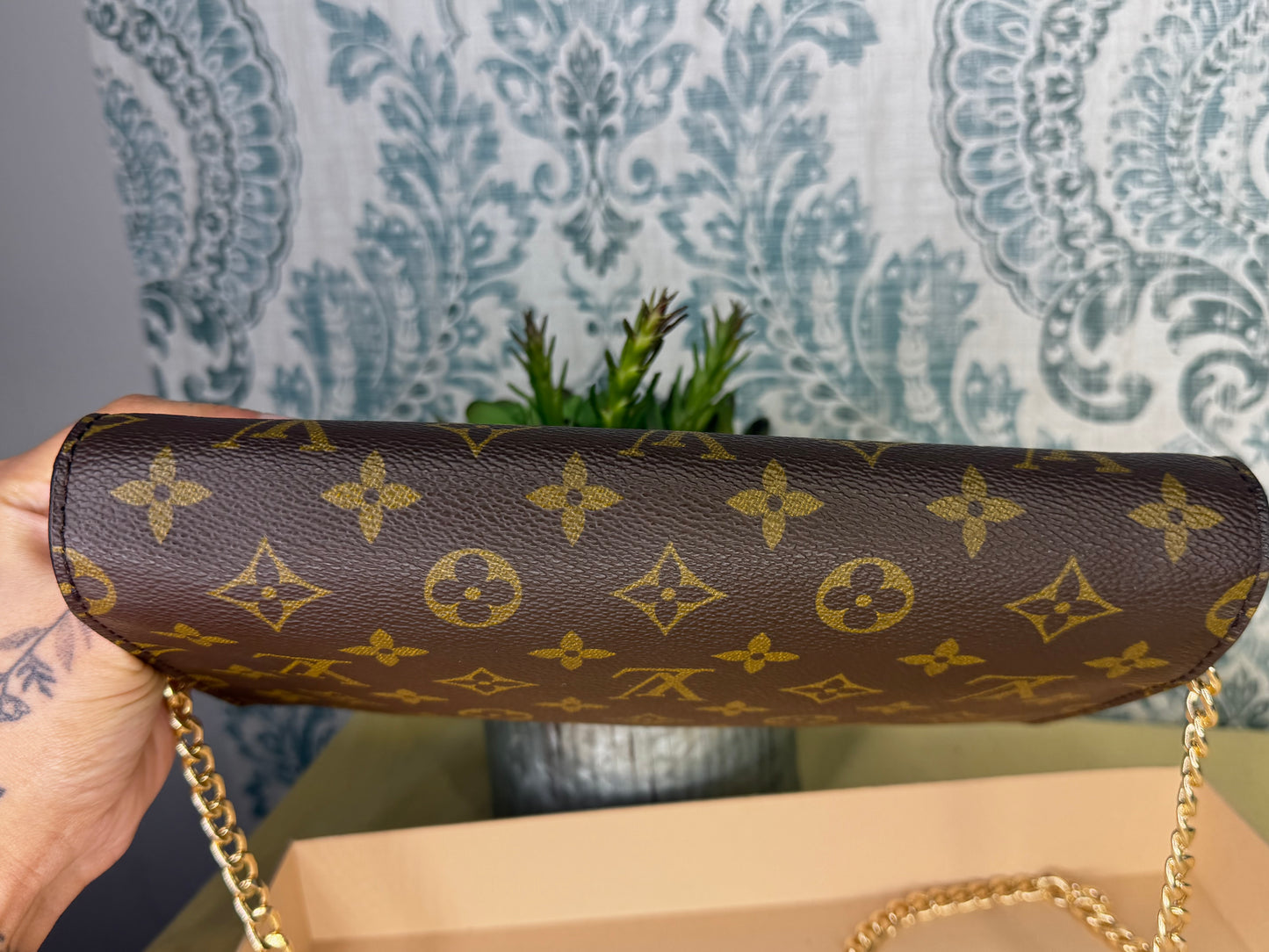 Louis Vuitton Pochette Bordeaux