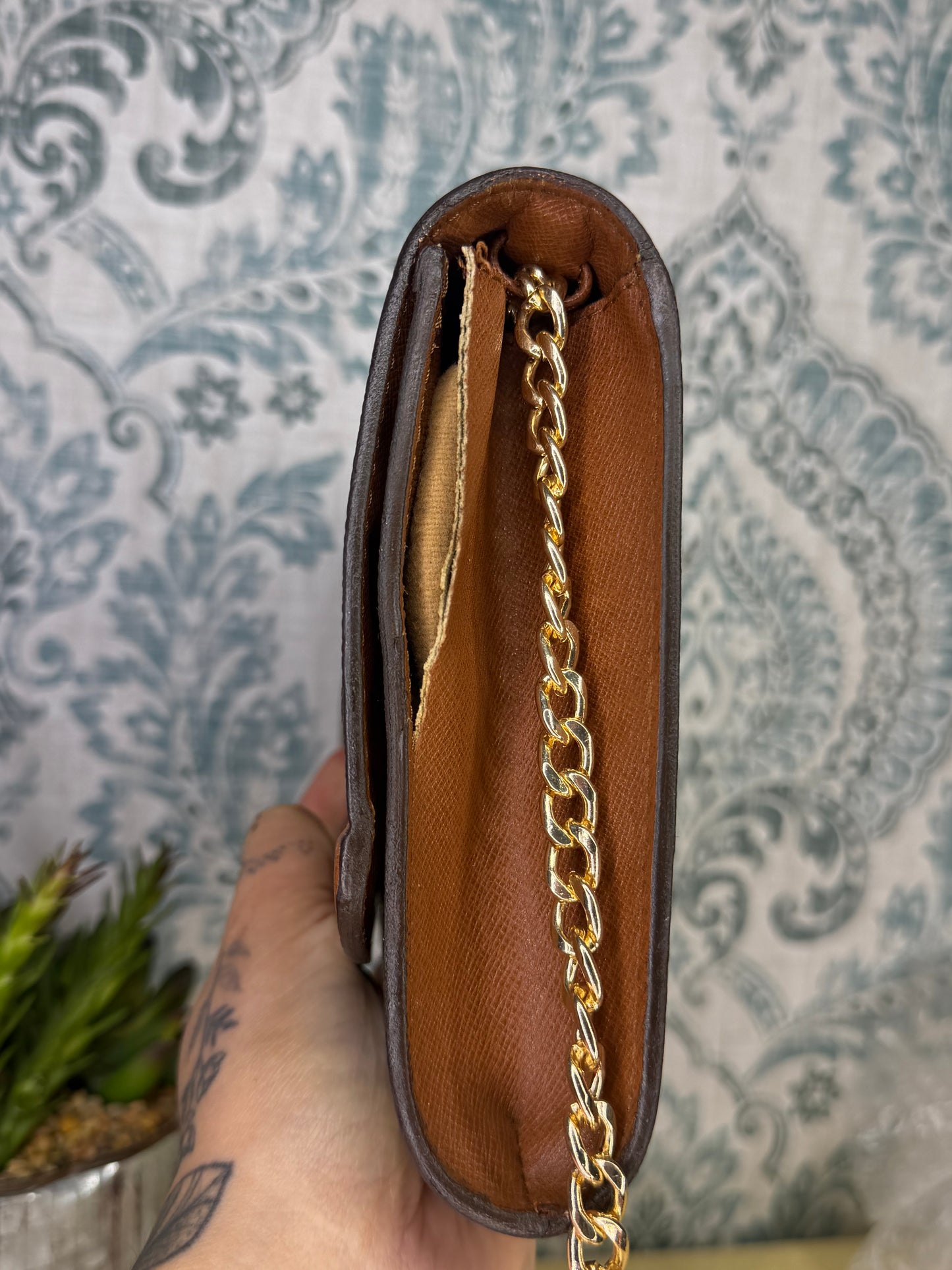 Louis Vuitton Pochette Bordeaux