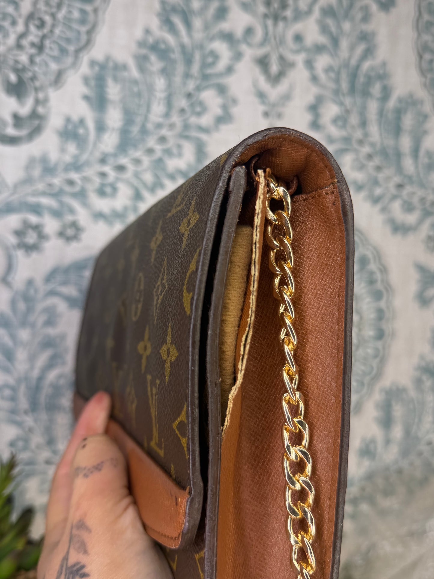 Louis Vuitton Pochette Bordeaux
