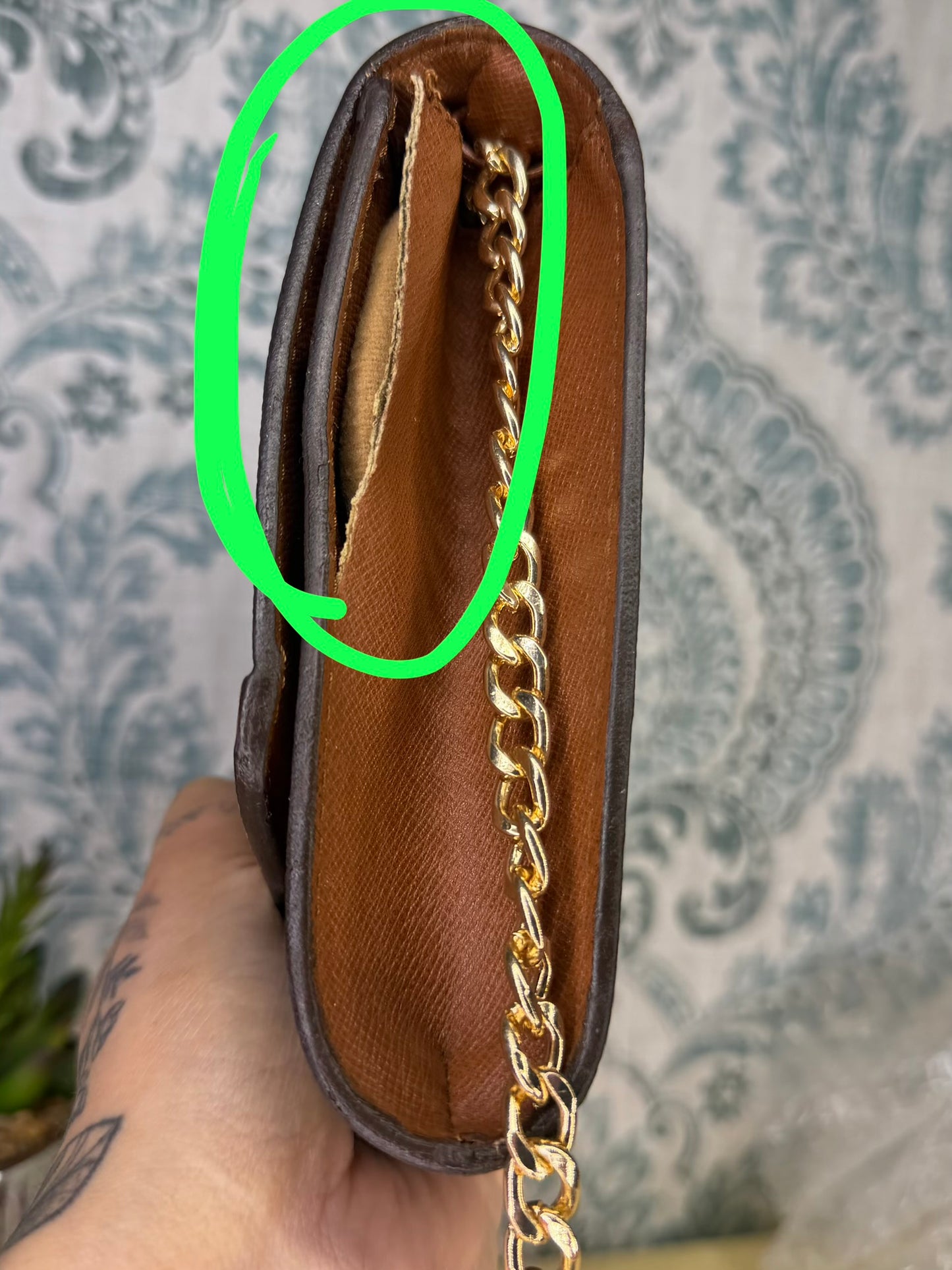 Louis Vuitton Pochette Bordeaux