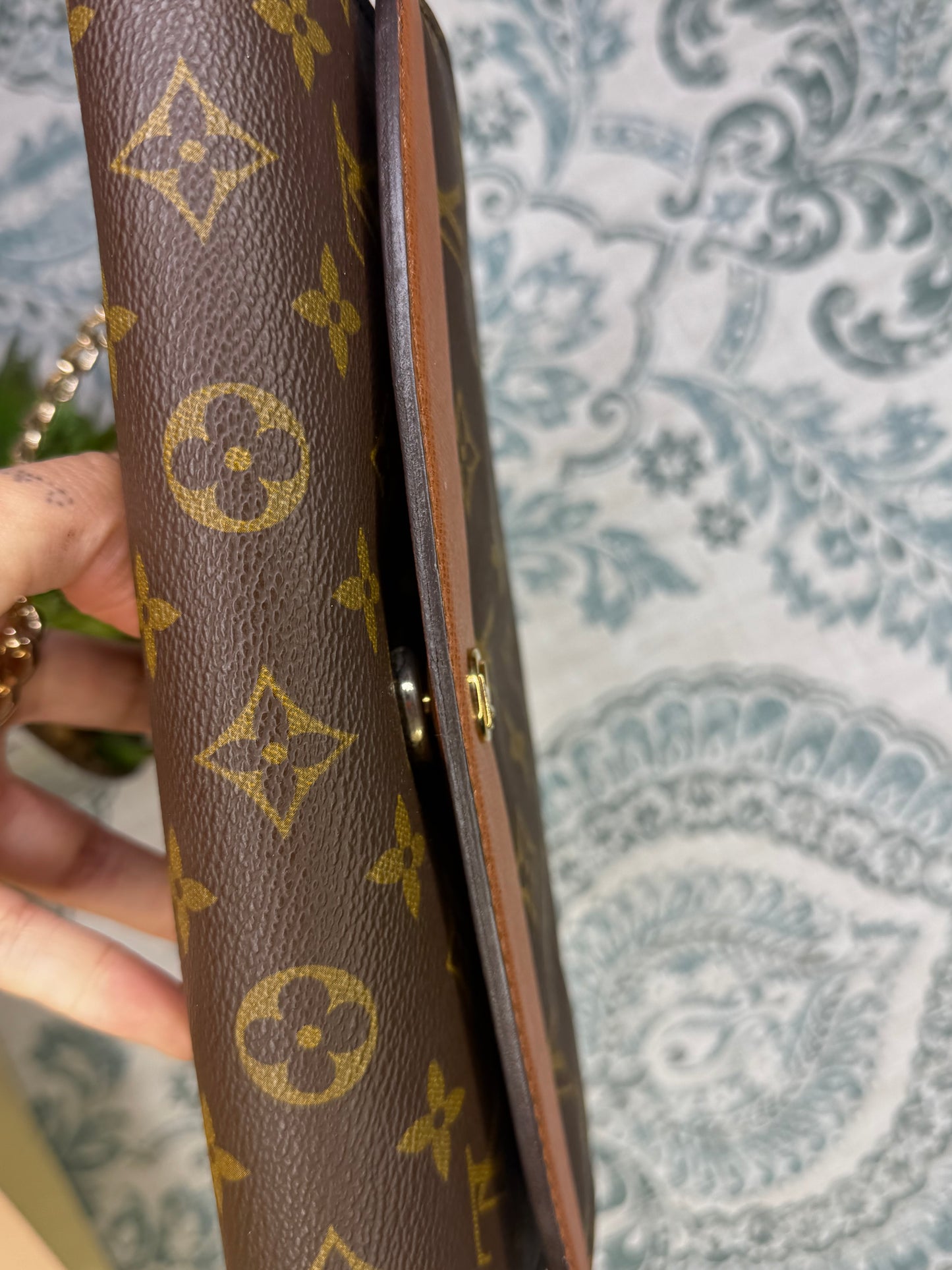 Louis Vuitton Pochette Bordeaux