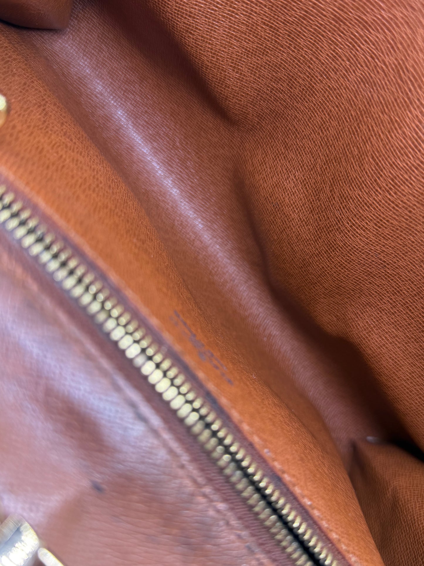Louis Vuitton Pochette Bordeaux