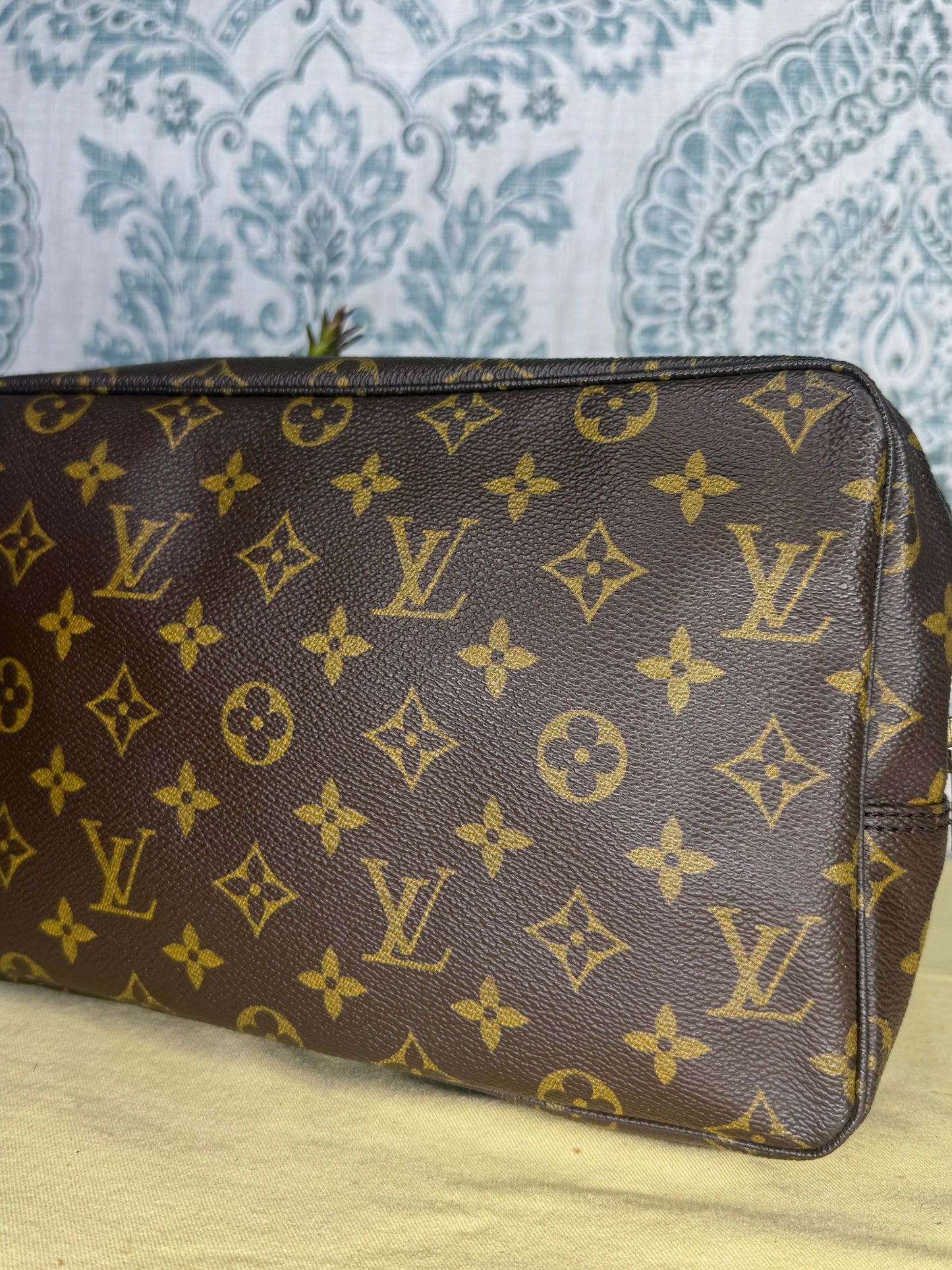Louis Vuitton Trousse 28
