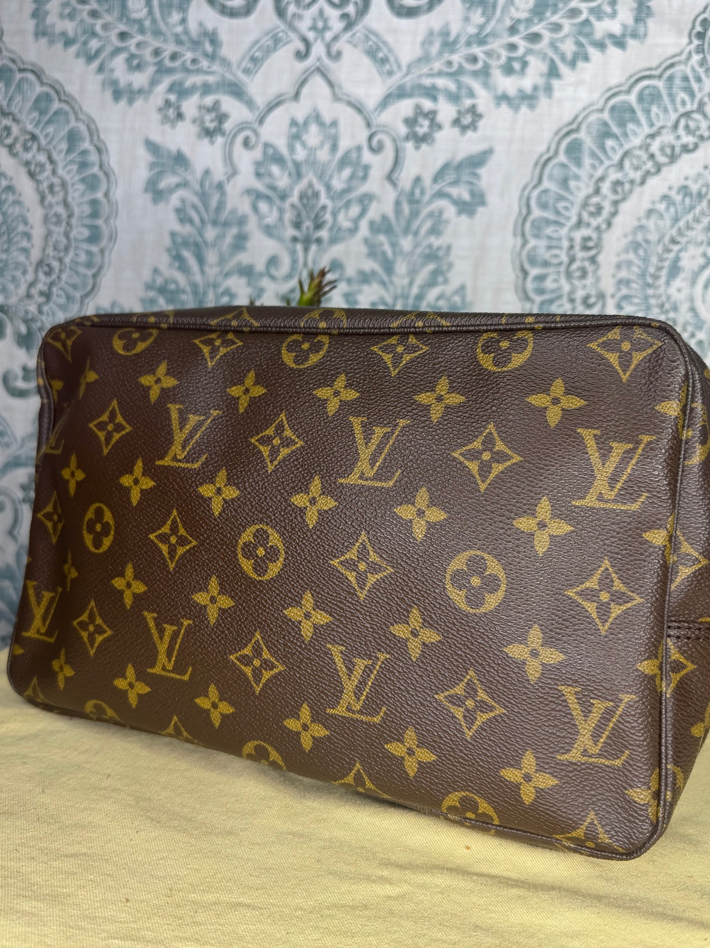 Louis Vuitton Trousse 28