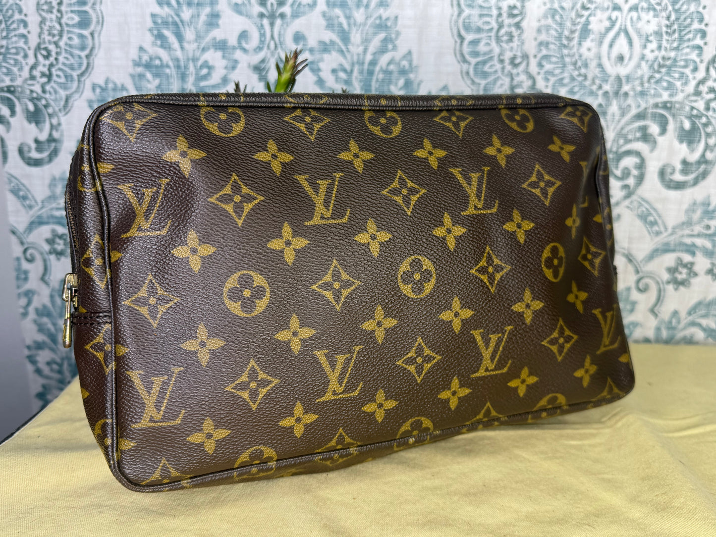Louis Vuitton Trousse 28