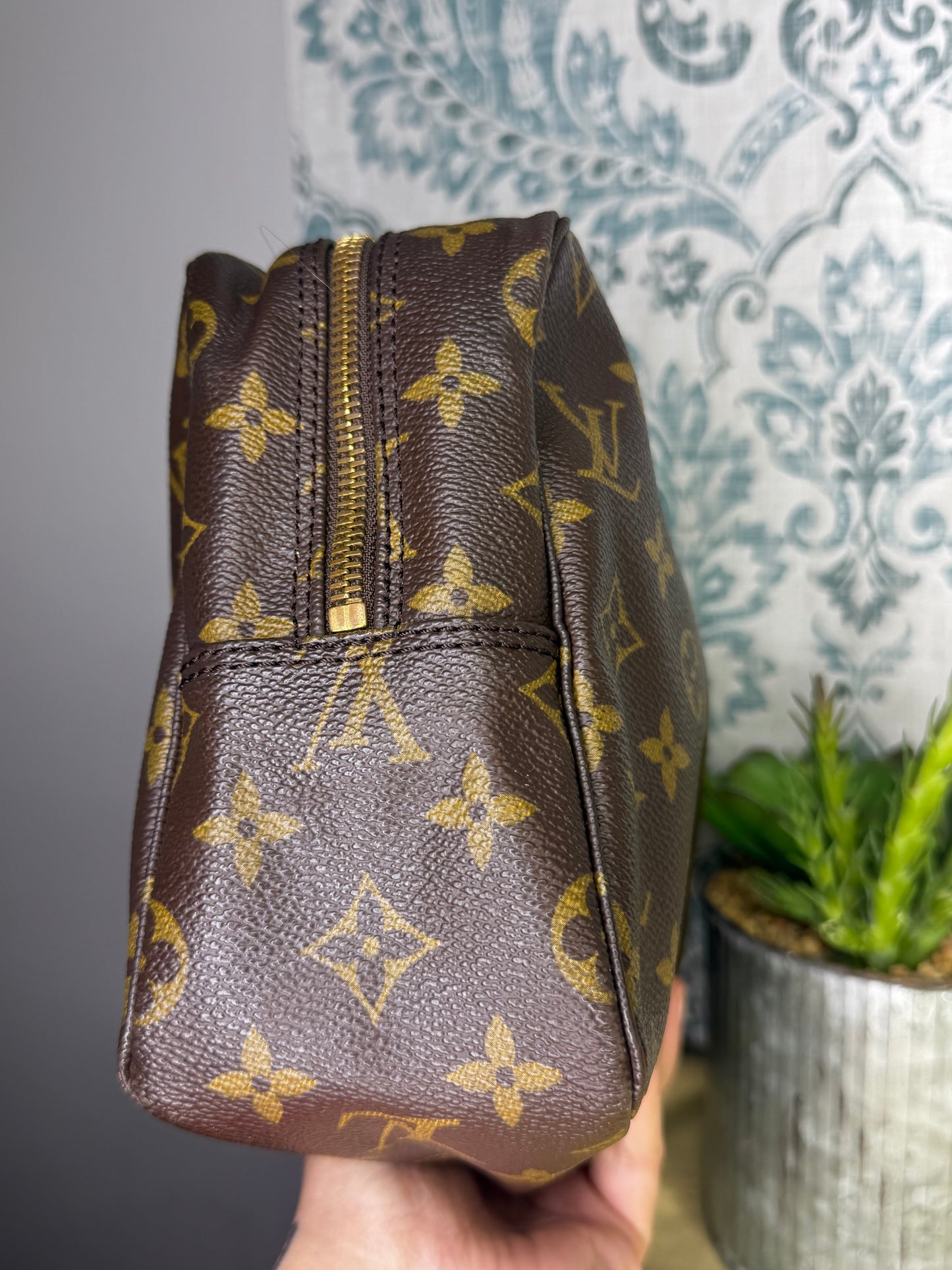 Louis Vuitton Trousse 28